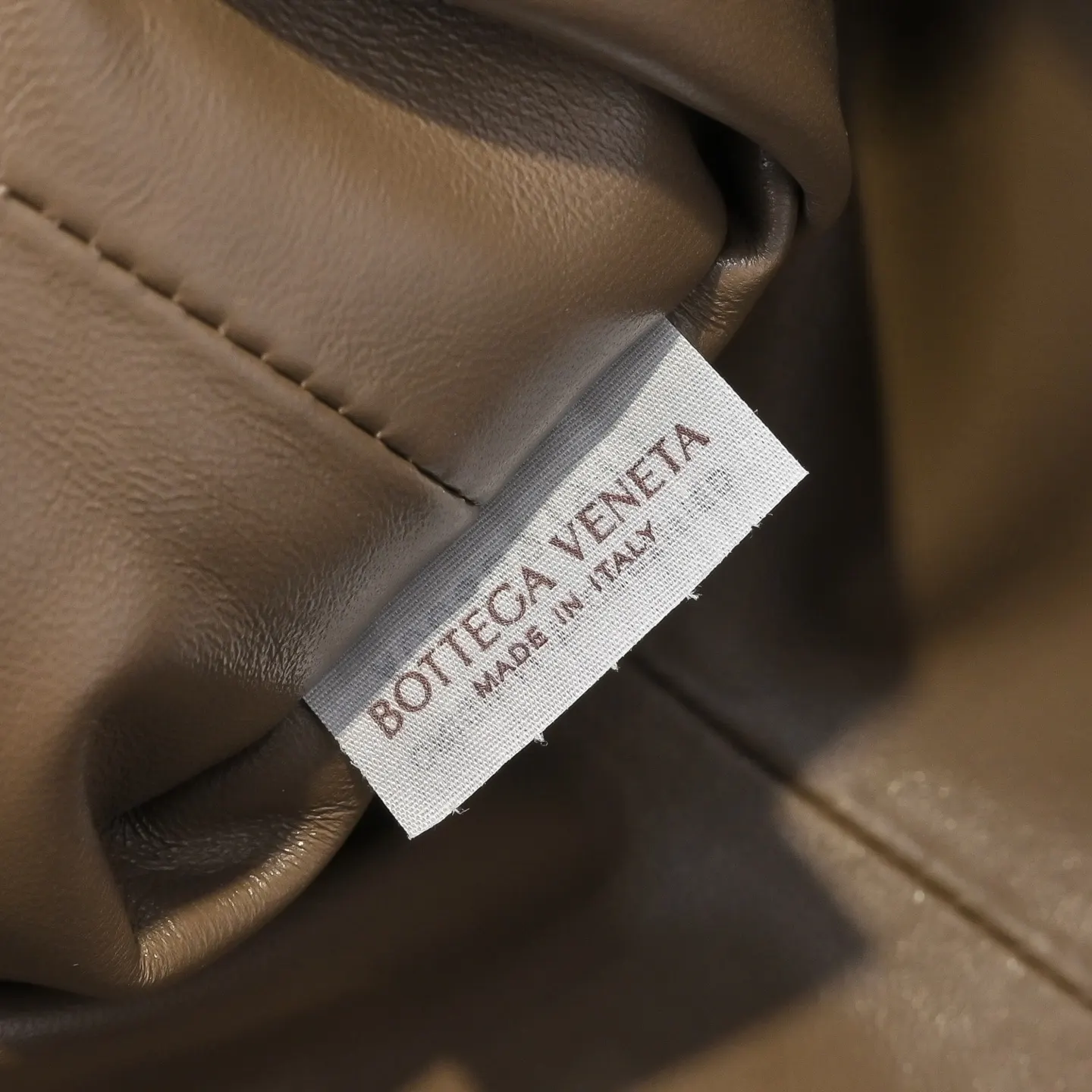 Bottega Veneta 羊皮 鏈條包 精致鏈條款(數字8) Bottega Veneta 羊皮 鏈條包 精致鏈條款(數字8)