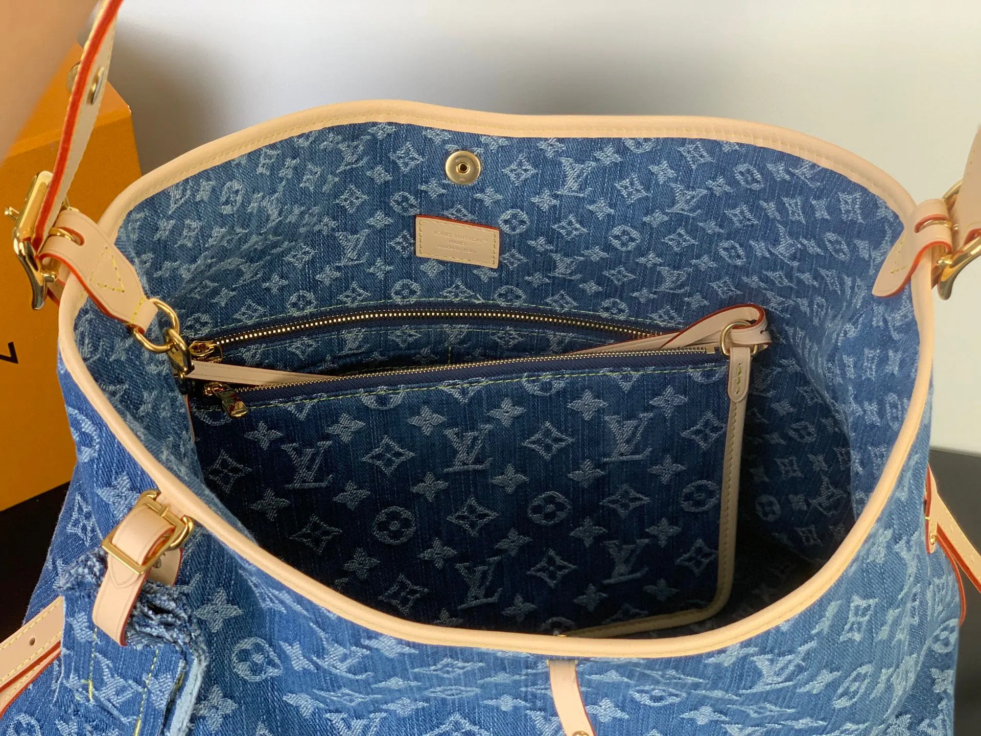 LV CarryAll 帆布 手拿包 精致手拿款
