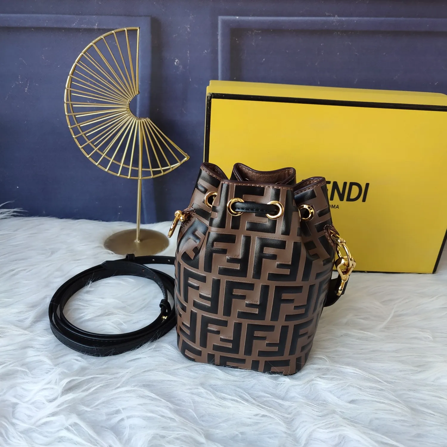 Fendi 啡色 芬迪F 咖啡色 Mon Tres 水桶包 休闲水桶款