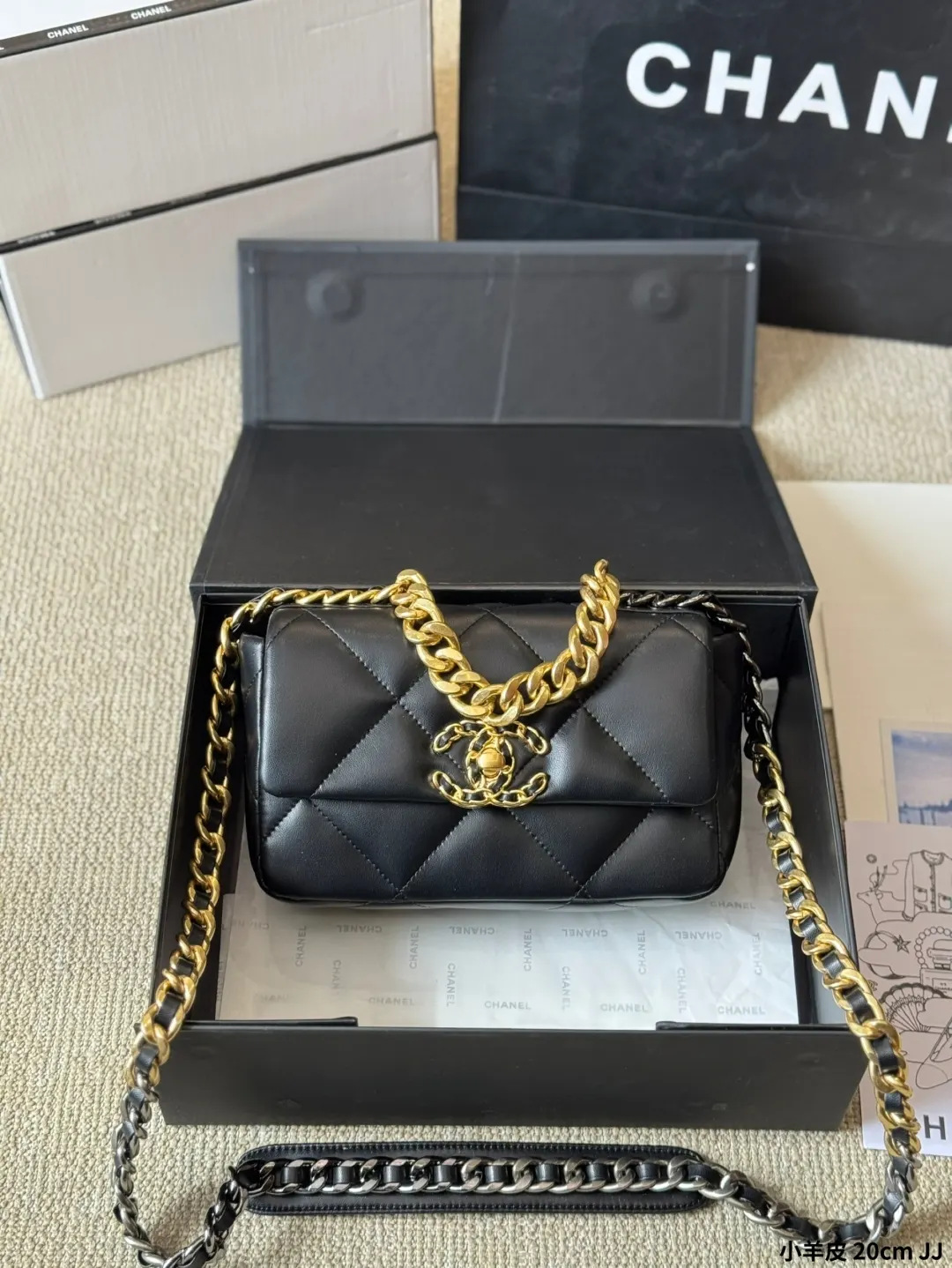 CHANEL 羊皮 小羊皮 手袋口盖包mini 轻盈绵柔质感 链条包 精致链条款