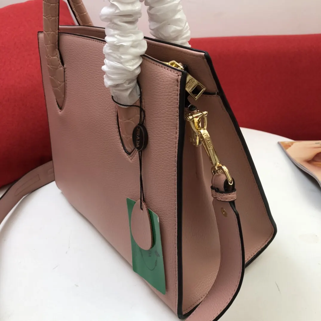 Prada 鳄鱼皮 牛皮 手提包