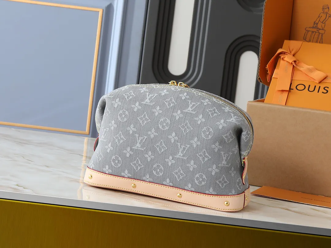 Cosmetic Pouch