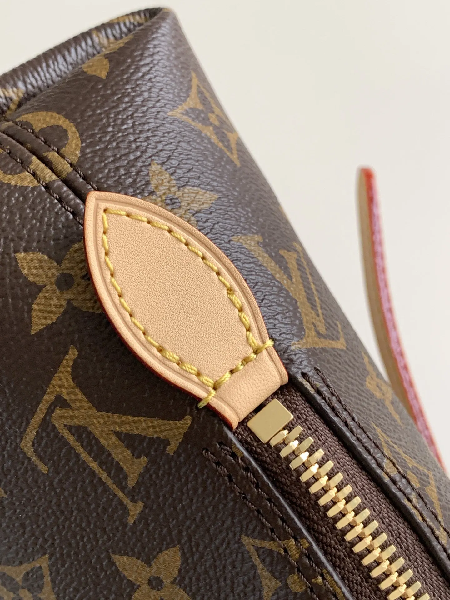 LV 黑色壓紋托特包 大容量款(數字12) LV 黑色壓紋托特包 大容量款(數字12)
