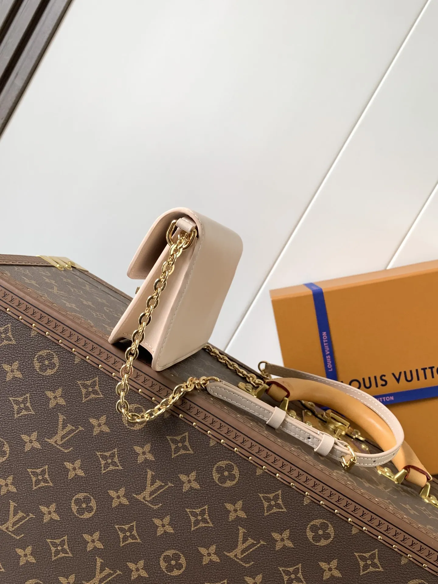 LV 黑色 杏色 牛皮 鏈條包 精致鏈條款