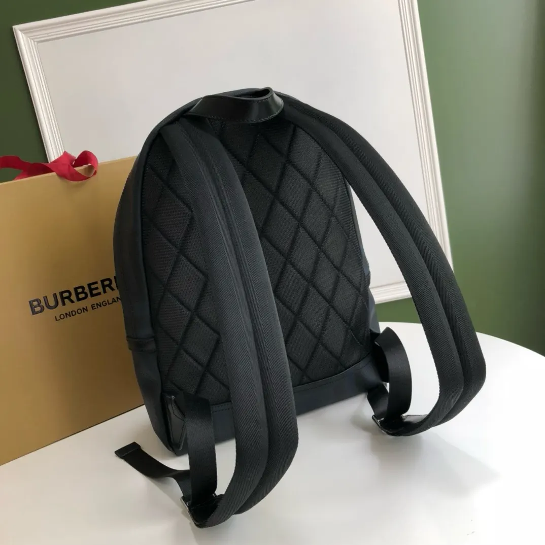 牛皮 本品轻松满足多样需求 是通勤造型的理想单品 双肩包 实用双肩款