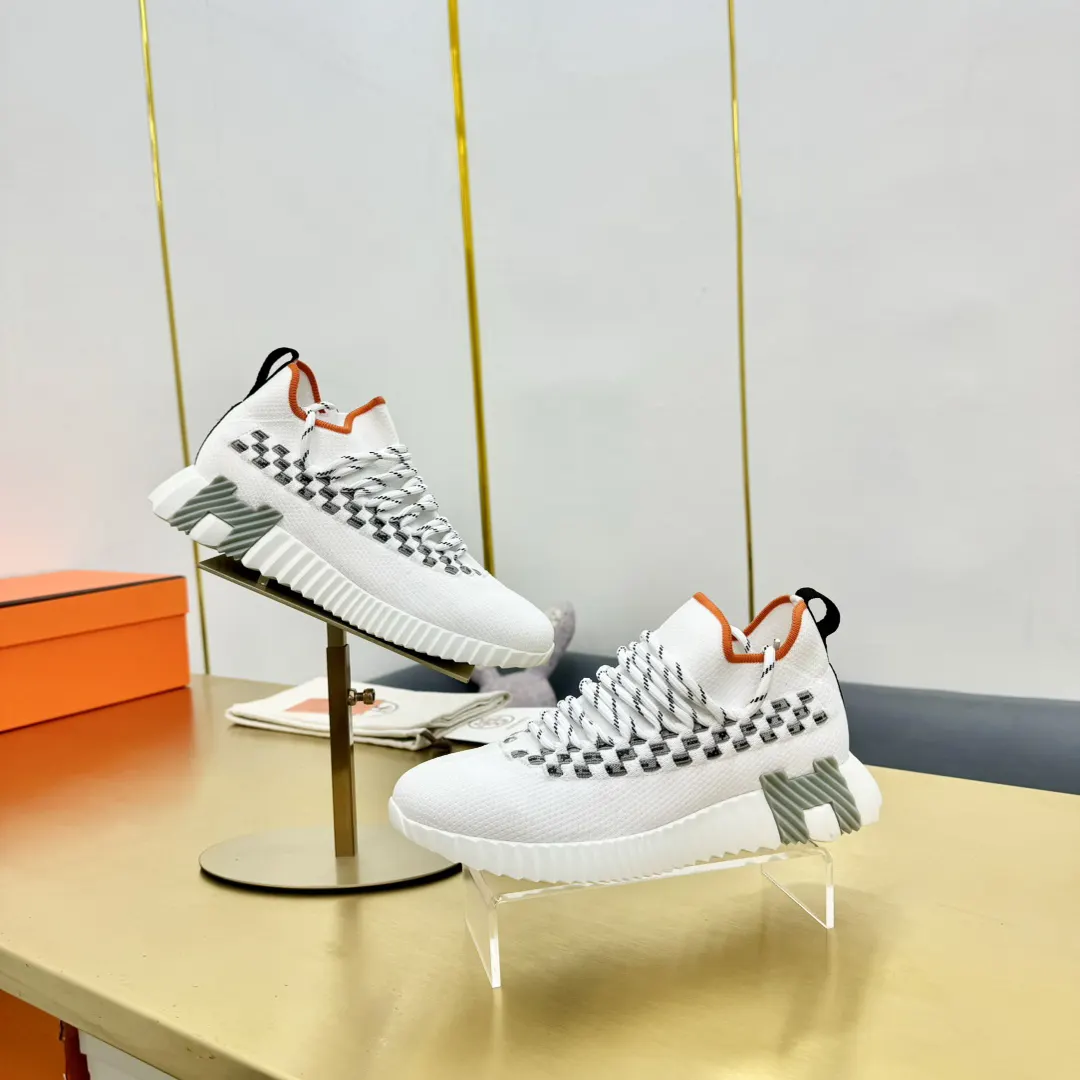Hermès 官网同步更新 羊皮 运动鞋 舒适