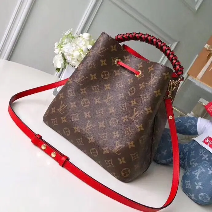 LV 紅色 金色 牛皮 厂价 包包 款NéoNoé手袋的設計 水桶包 休閒水桶款