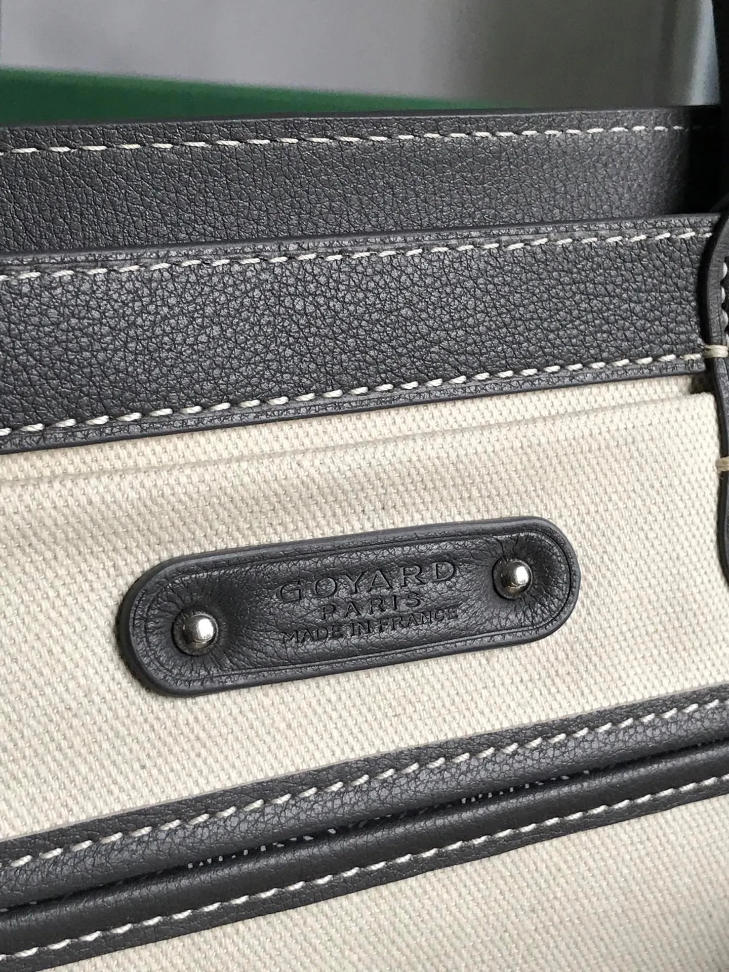 Goyard 个顏色可随意挑选 經典色很適合秋冬 鲜艳靓丽的颜 托特包 大容量托特款(數字9) Goyard 个顏色可随意挑选 經典色很適合秋冬 鲜艳靓丽的颜 托特包 大容量托特款(數字9)