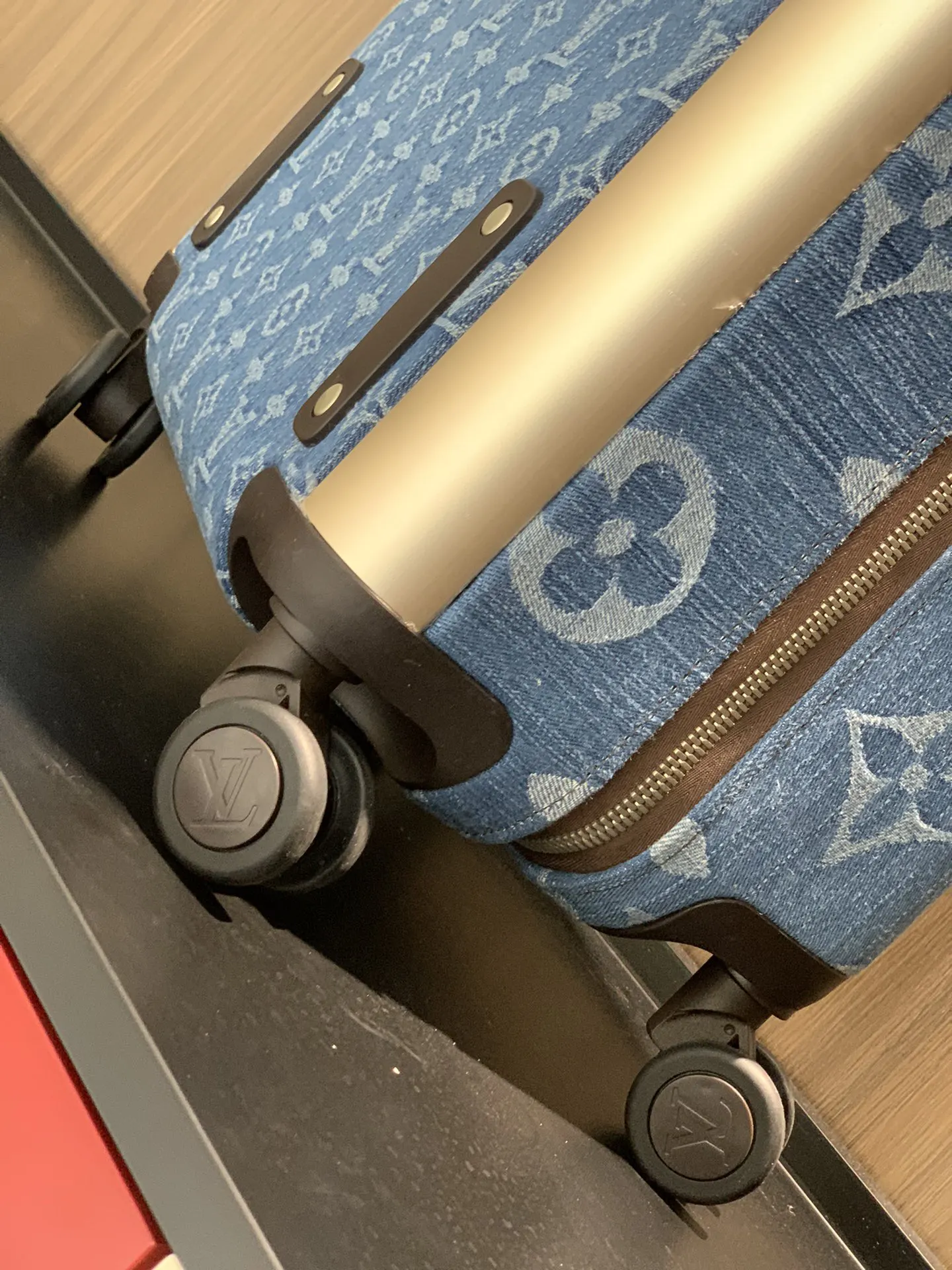 市场a版 特价 行李箱 旅行拉杆款 轻便出行款