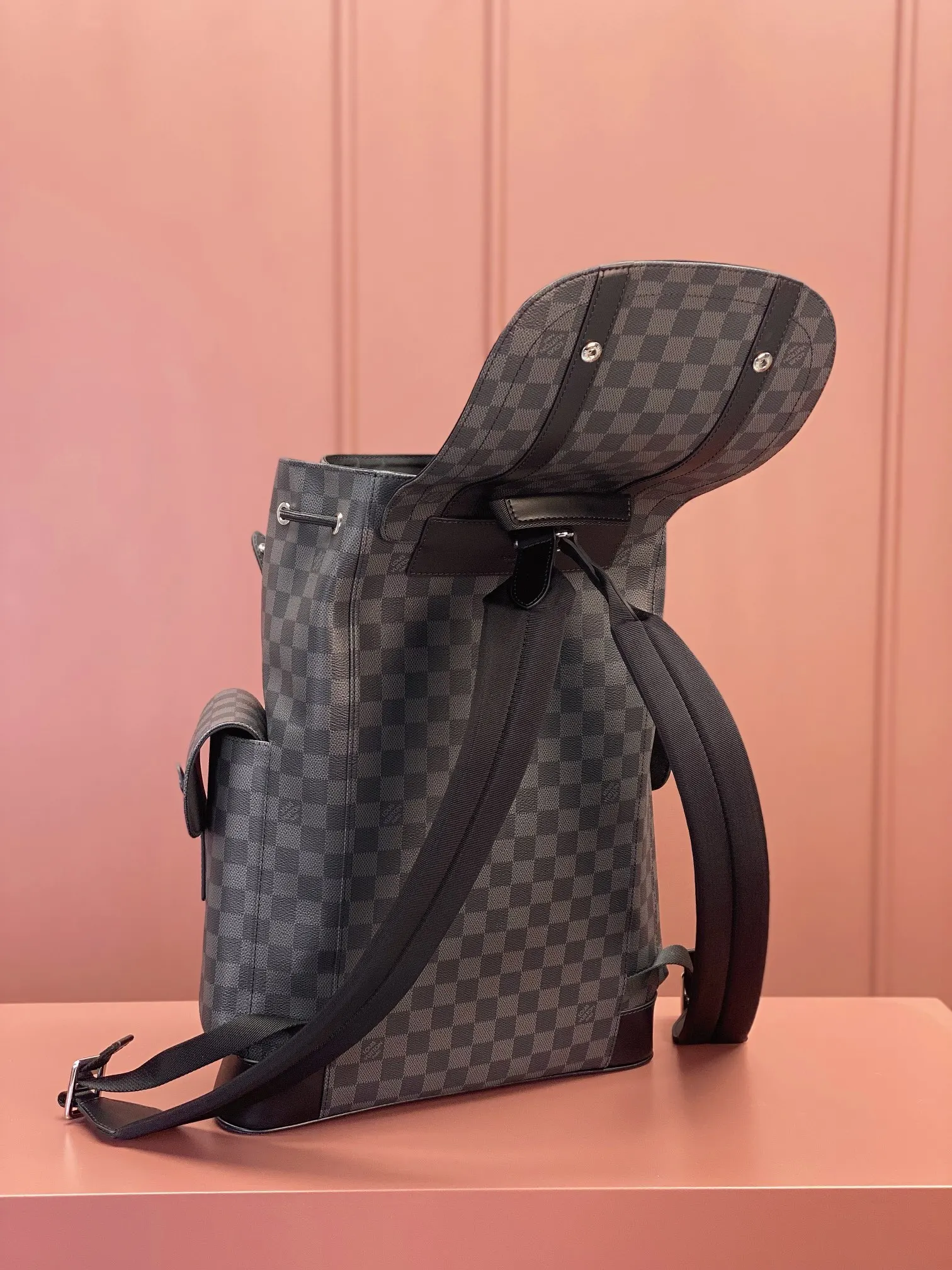 Christopher 中号雙肩包 实用雙肩款