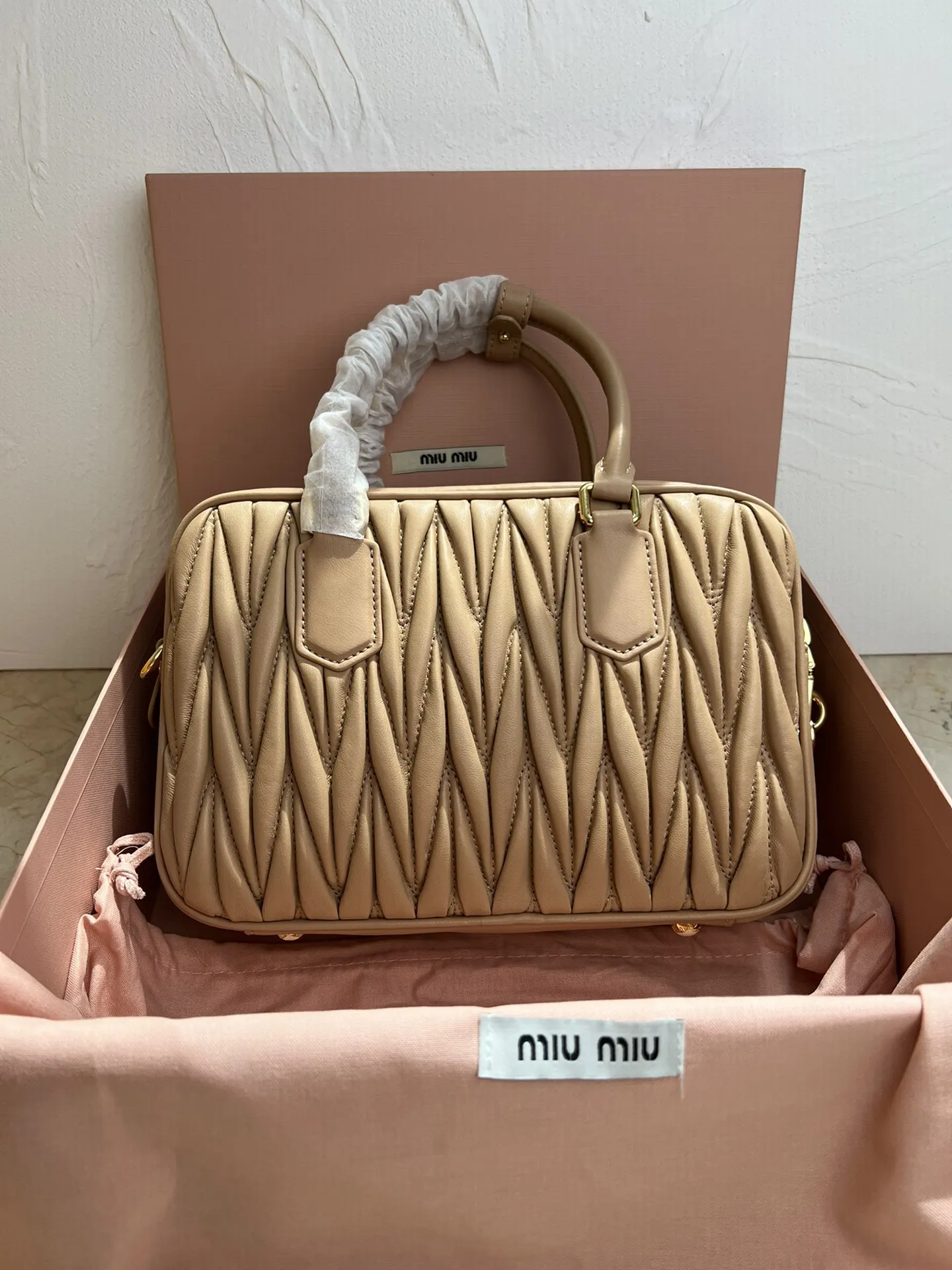 Miu 羊皮 斜背包 輕便斜挎款