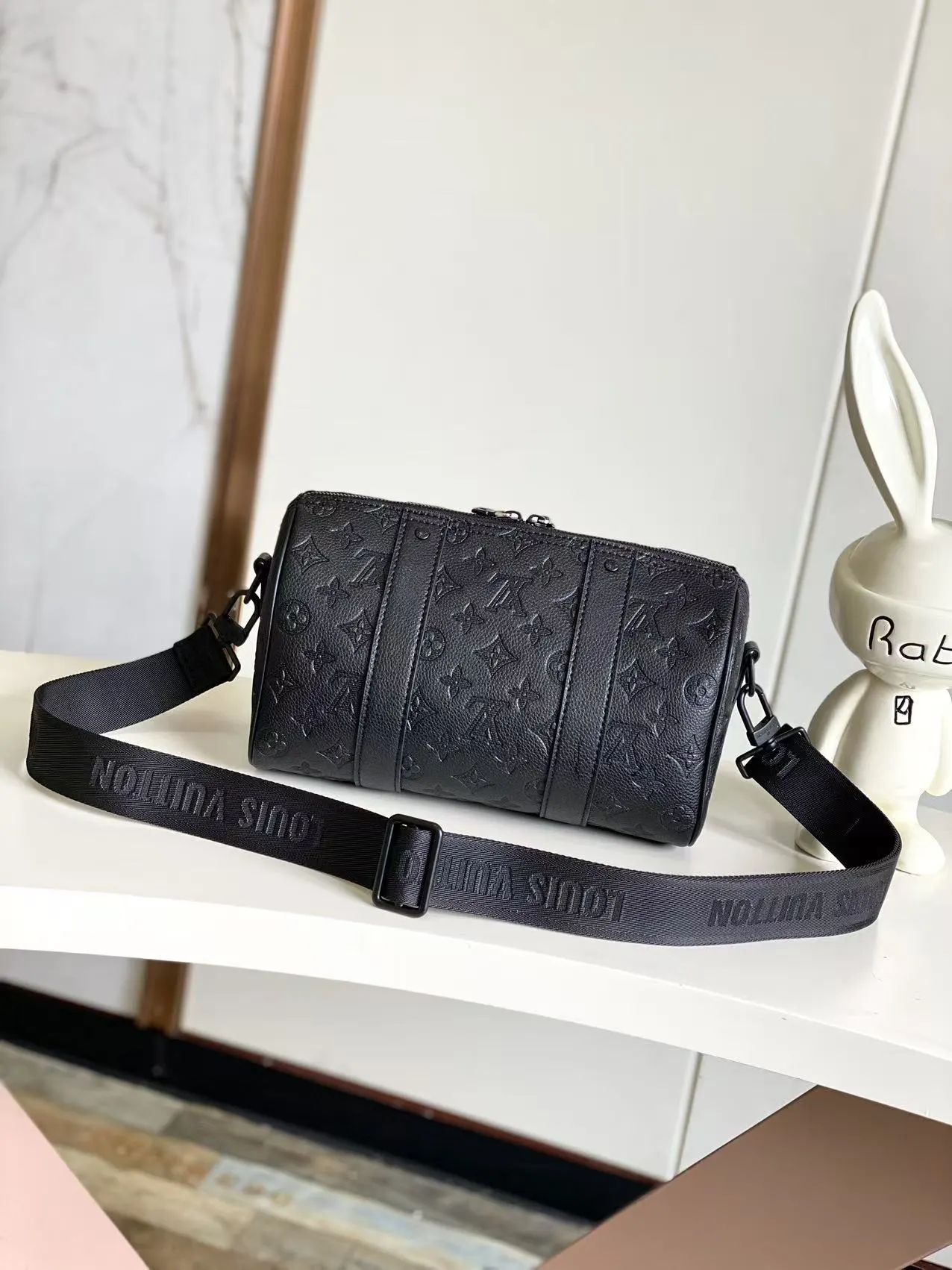 Louis Vuitton M26750 Monogram 手提包