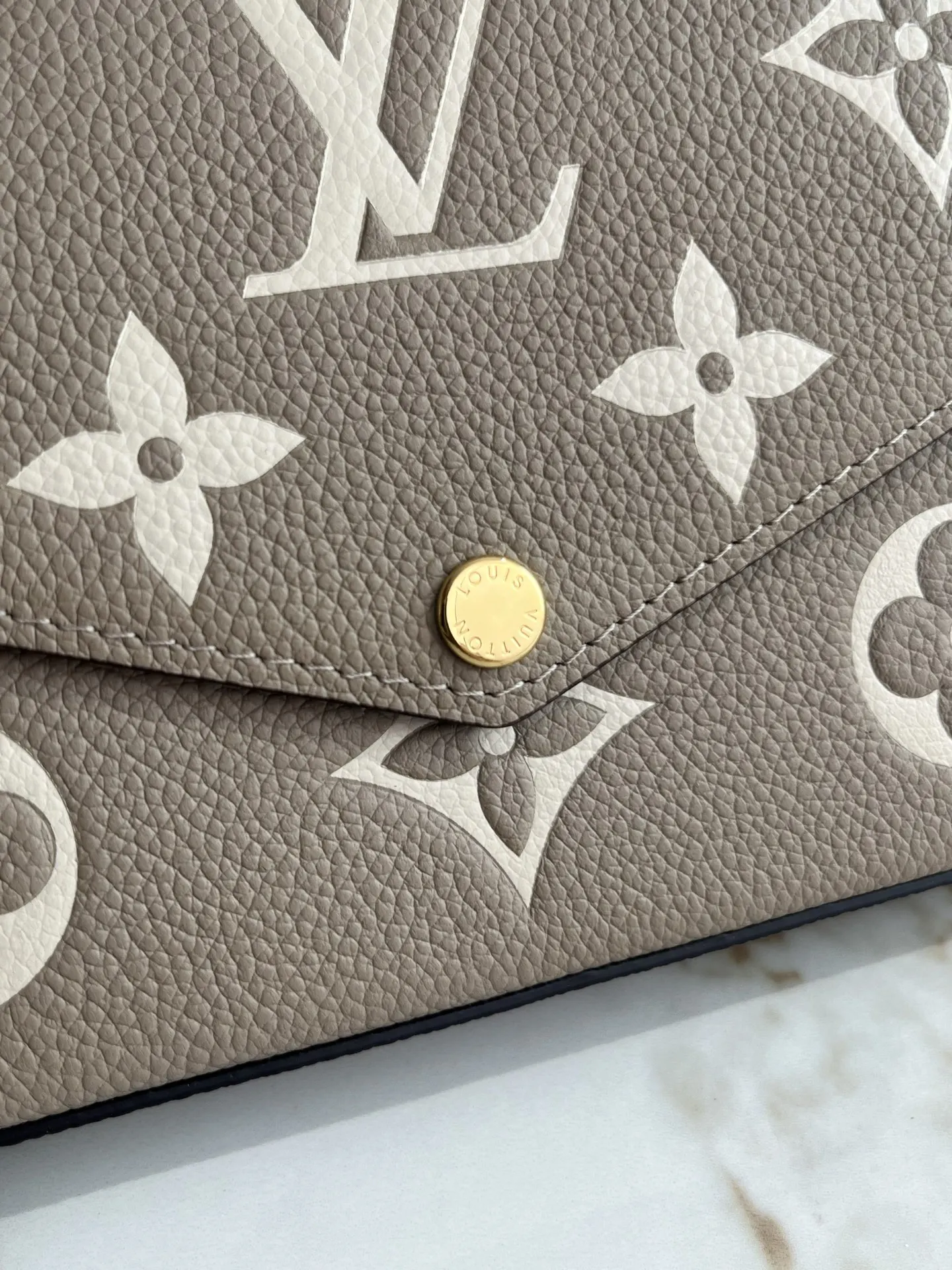 LV M64064 黑色 老花 单肩包 实拍款02 精选款