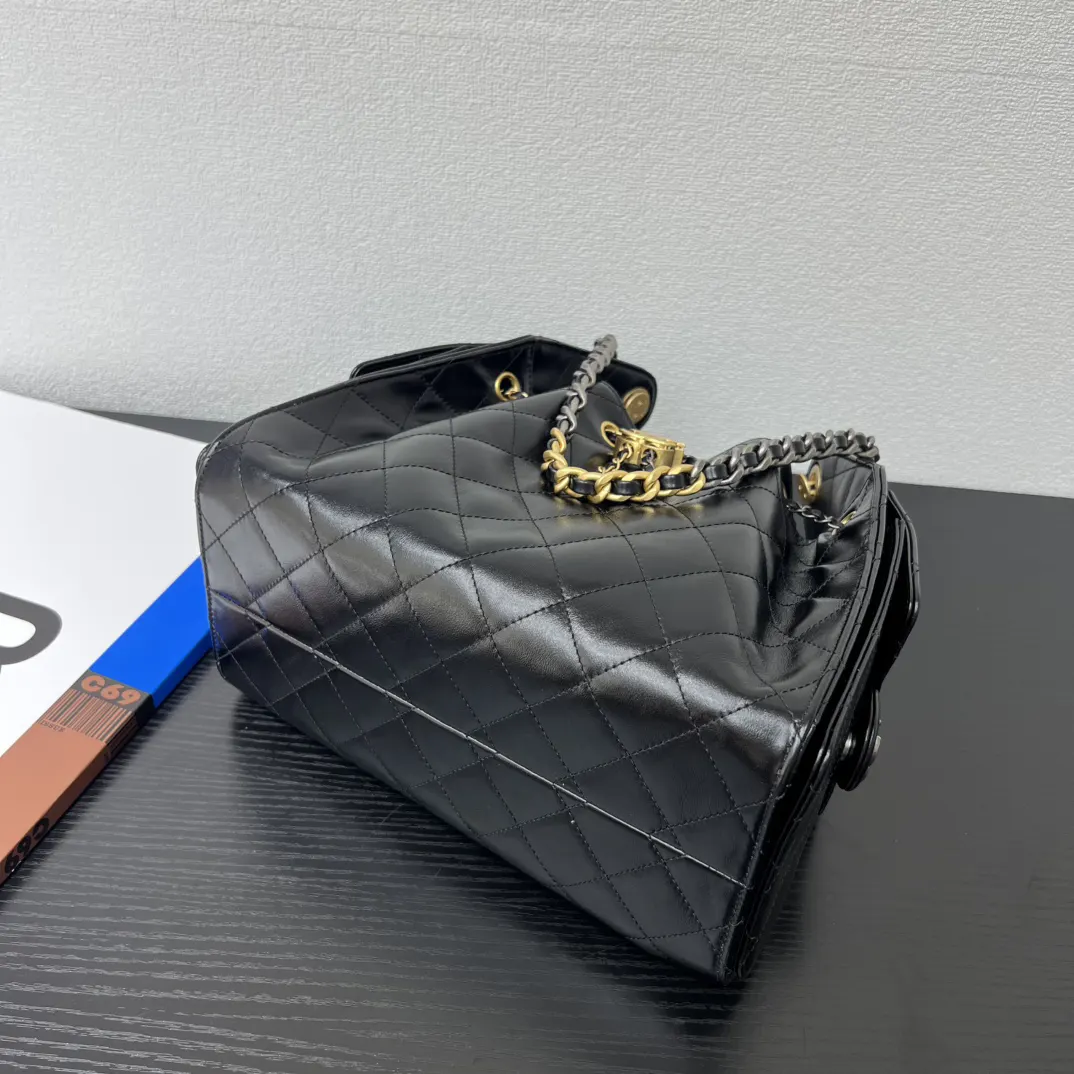 Chanel Oil Wax Sheepskin Hobo Underarm Bag One Shoulder Back