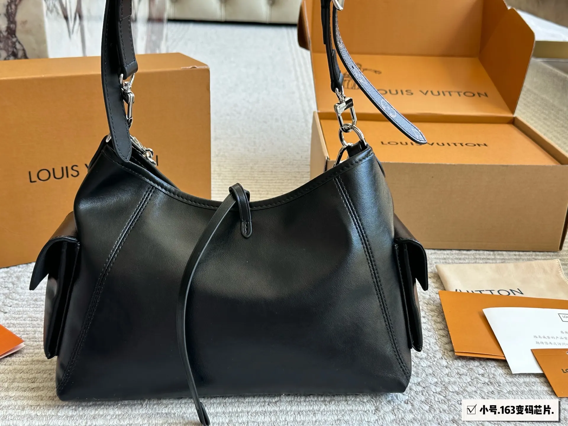 CarryAll 牛皮 CARRYALLDARK 中号 斜背包 輕便斜挎款
