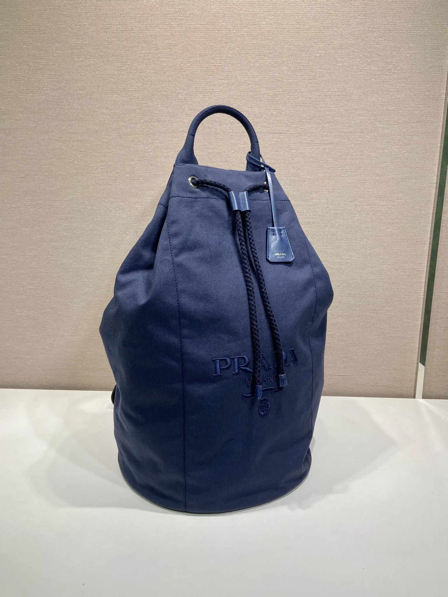 皮革 同色字母徽标刺繡注入独特經典格调 旅行袋 大容量旅行款