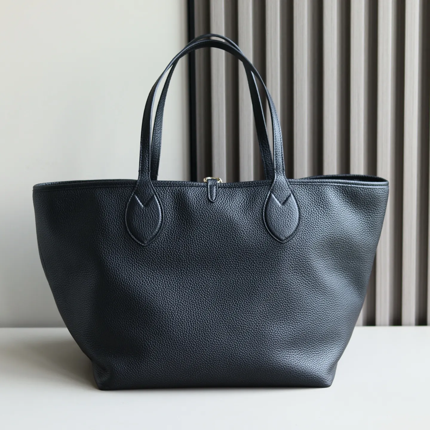 牛皮 古奇 这一款包袋 两种风格 托特包 大容量托特款(數字9) 牛皮 古奇 这一款包袋 两种风格 托特包 大容量托特款(數字9)