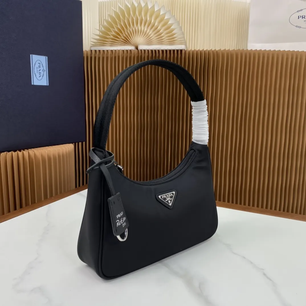 Prada Re-Nylon 1NE515 腋下包