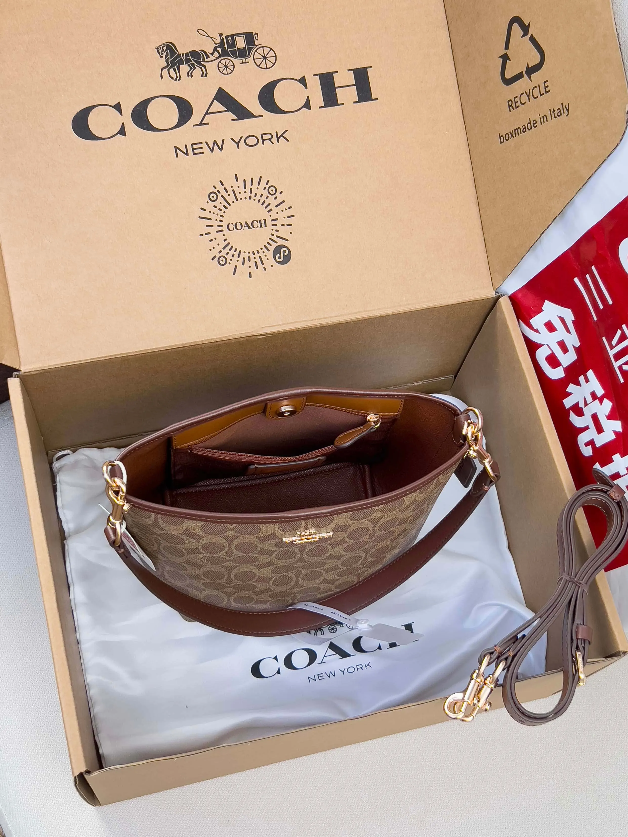 Coach 图片 七色水桶包 ～ 推 腋下包 復古腋下背款