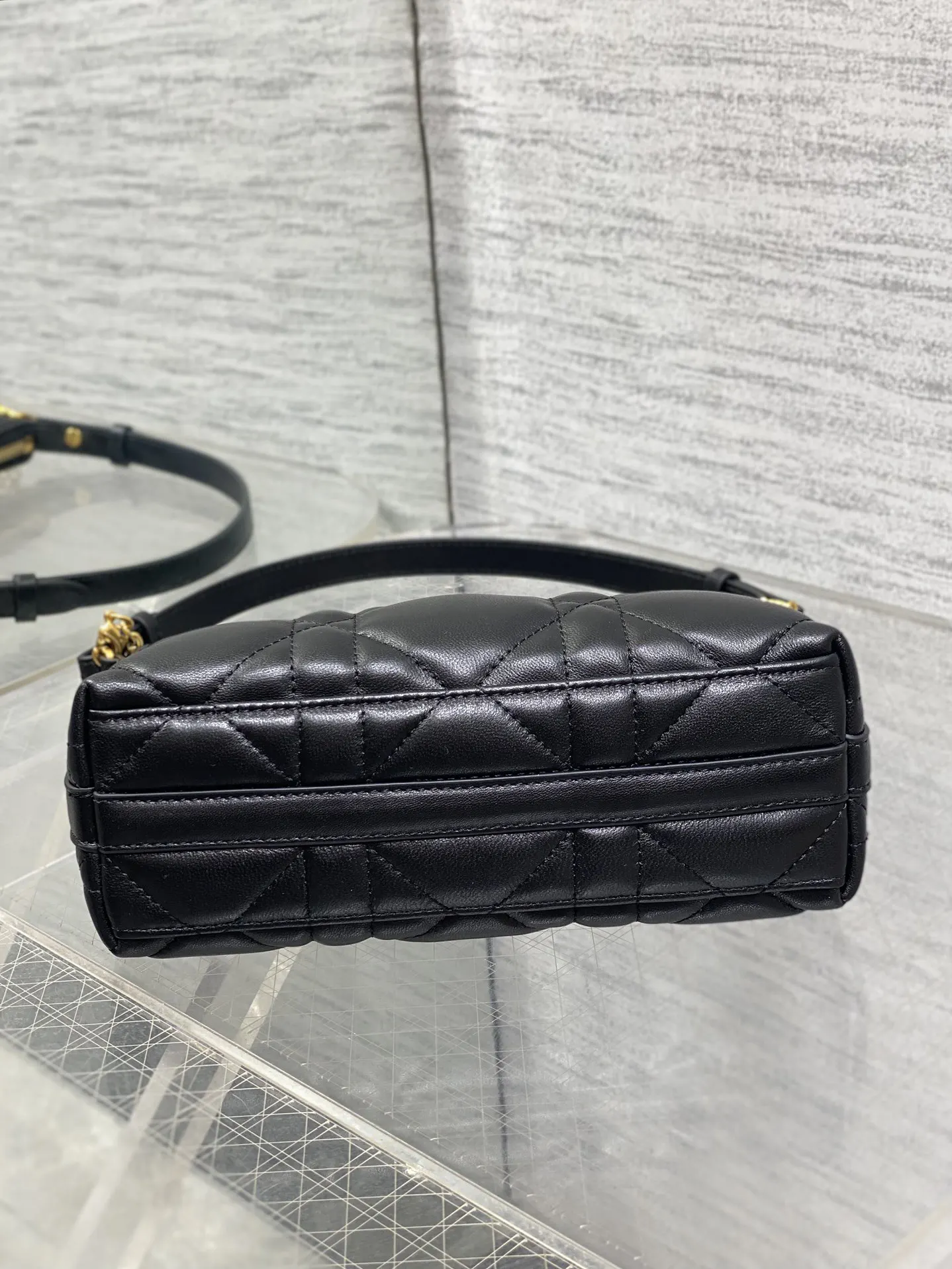 Dior 黑色羊皮链条腋下包 单肩款