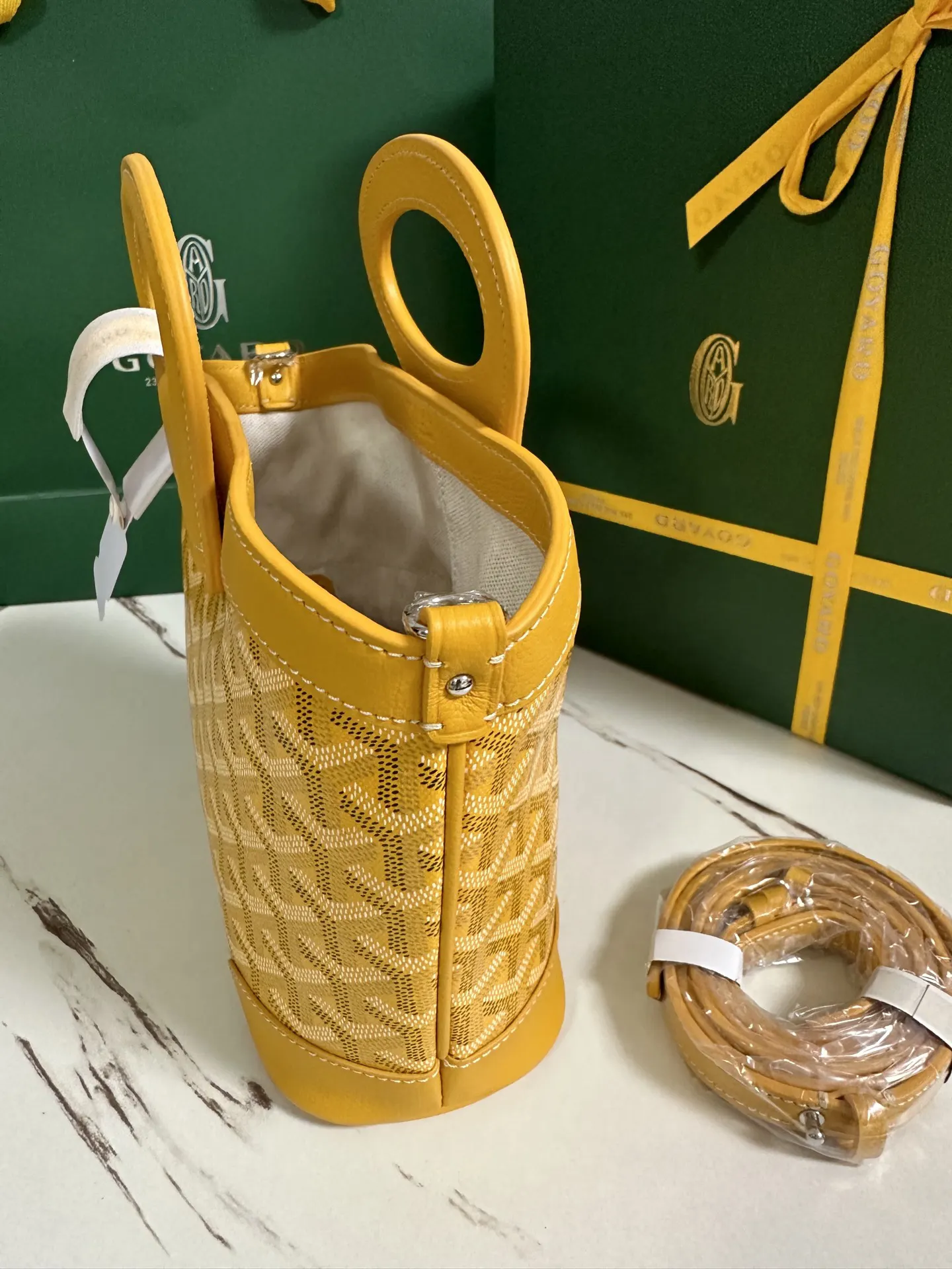 Goyard Yellow Shoulder Bag Leather