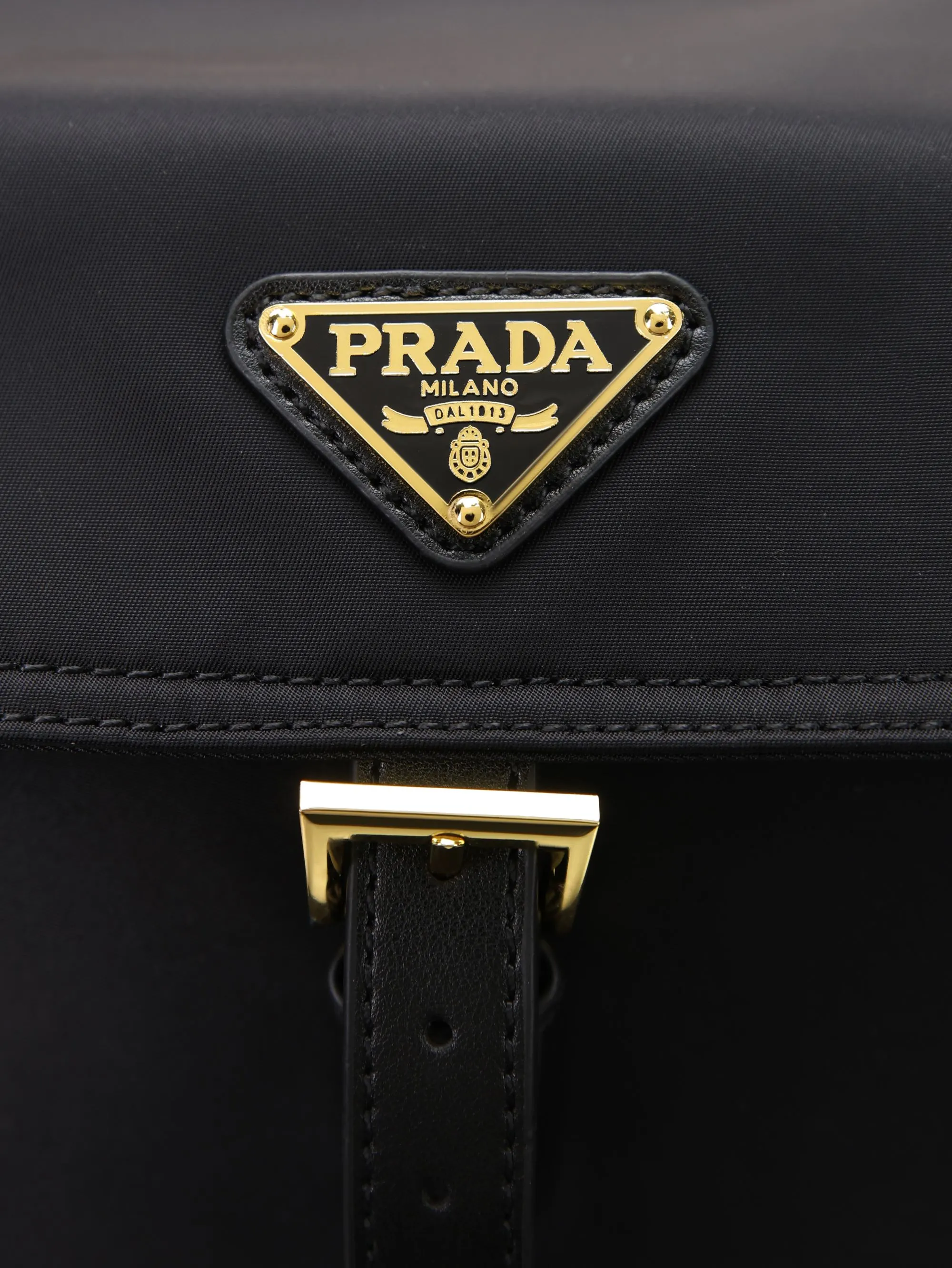 Prada Re-Nylon 尼龙 皮革 三角标 邮差包 斜挎包