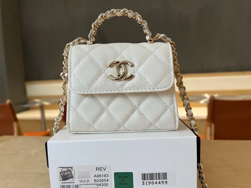 Chanel A96183 Leather Chain Bag