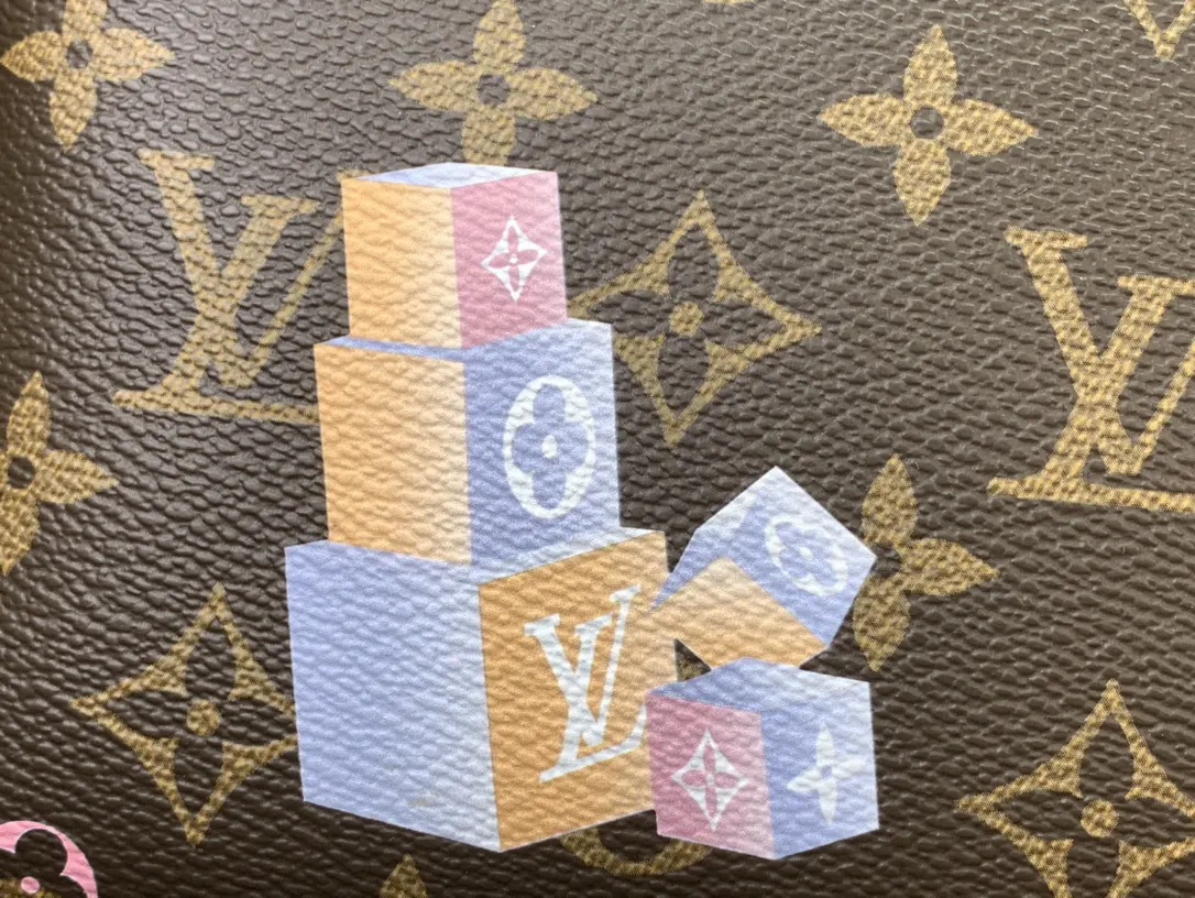 LV 老花 牛皮 化妝包 便携收納款