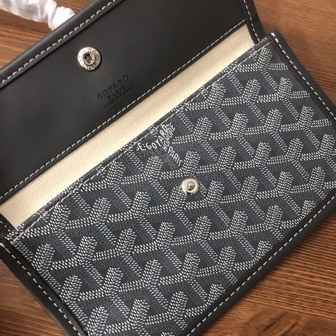 Goyard 戈雅 跨个时代都能火的經典购物袋 妈咪包 旅行袋 大容量旅行款(數字9) Goyard 戈雅 跨个时代都能火的經典购物袋 妈咪包 旅行袋 大容量旅行款(數字9)