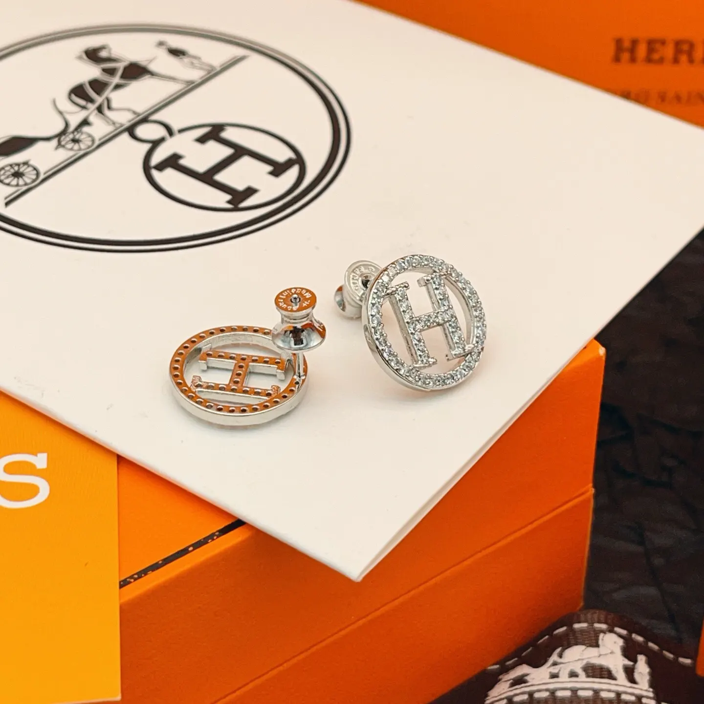 Hermès 銀色 配飾 精致配飾 耳飾(數字7) Hermès 銀色 配飾 精致配飾 耳飾(數字7)