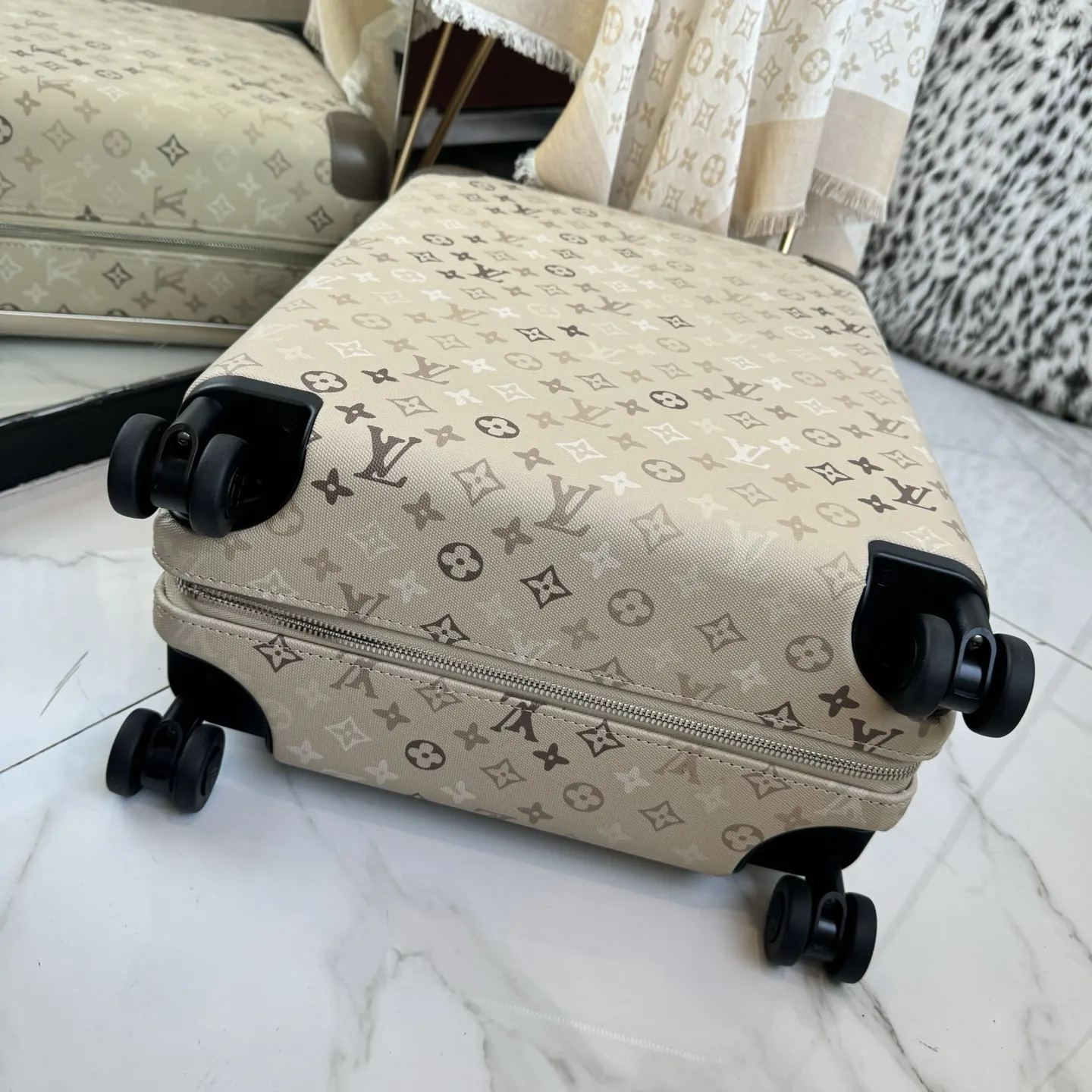 Louis Vuitton Monogram Suitcase Travel Lightweight