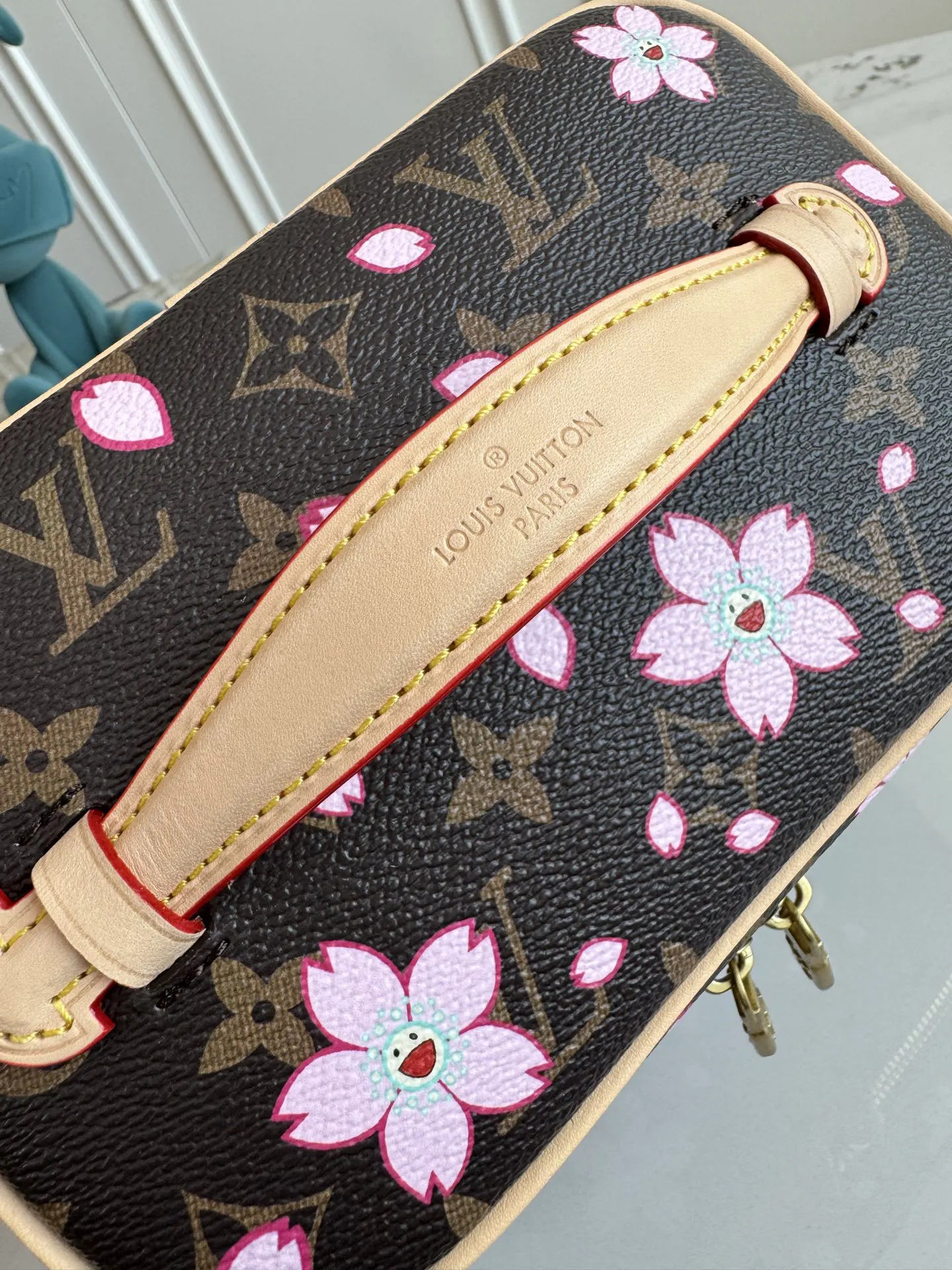 LV 棕色 金色 牛皮 化妝包 便携收納款