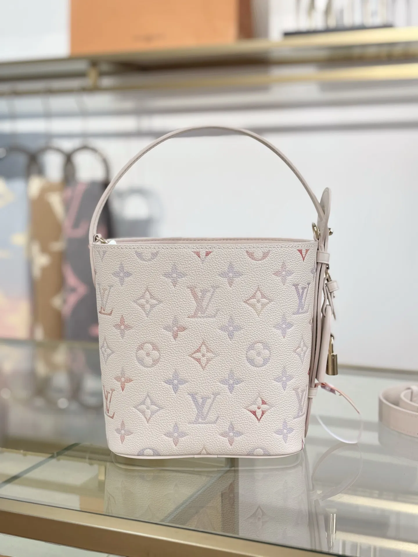 LV handbag Image 8 LV handbag Image 8