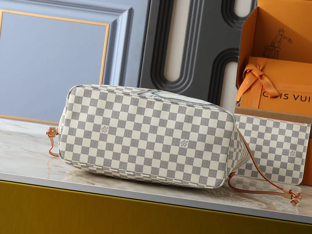 Neverfull 老花 帆布 手拿包 精致手拿款