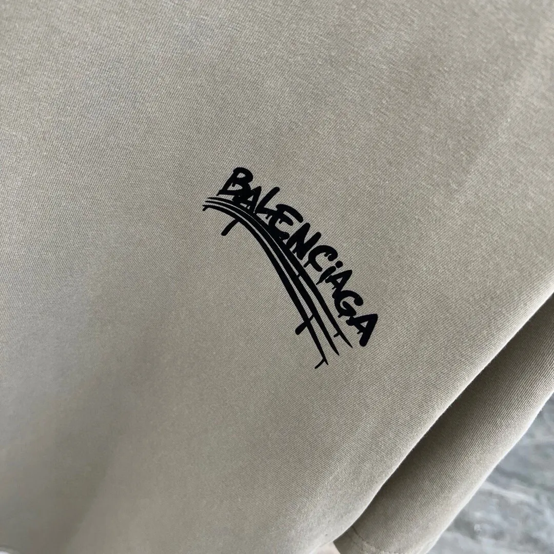 Balenciaga 灰色 Logo 短袖T恤(數字7) Balenciaga 灰色 Logo 短袖T恤(數字7)