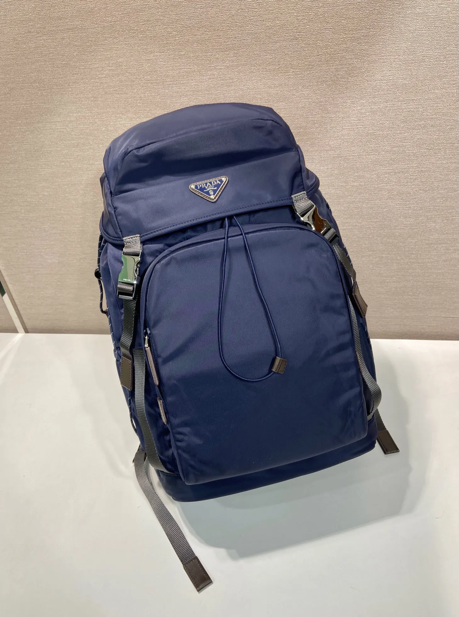 皮革 背包 登山包 灵感源自徒步旅行风格 雙肩包 实用雙肩款