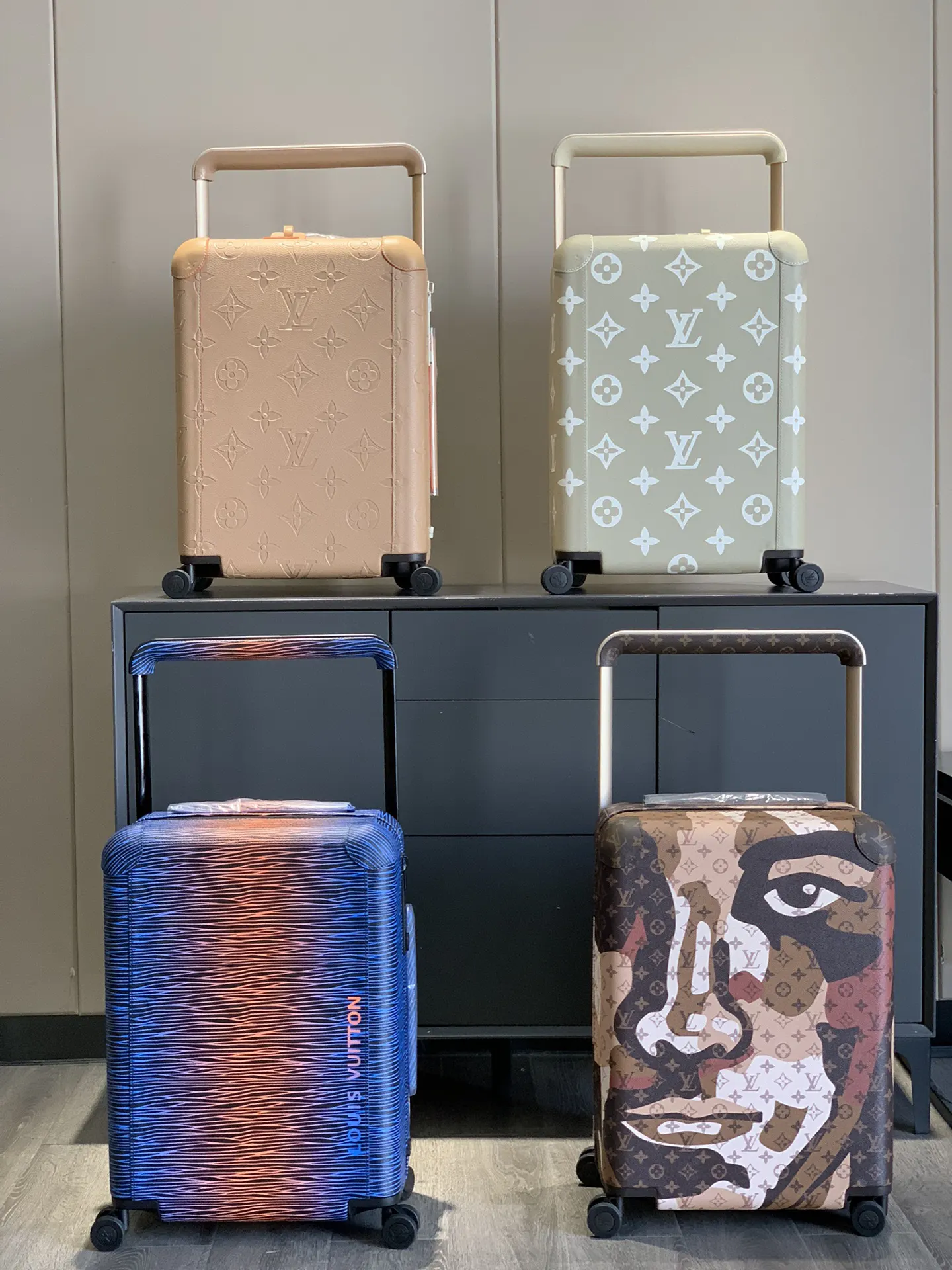 灰色 银色 拉杆真皮包裹 行李箱 旅行拉杆款 轻便出行款
