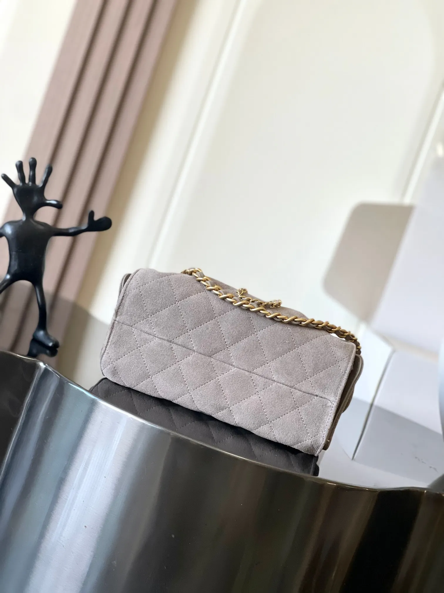 Chanel 米白色牛皮Hobo腋下包 金链
