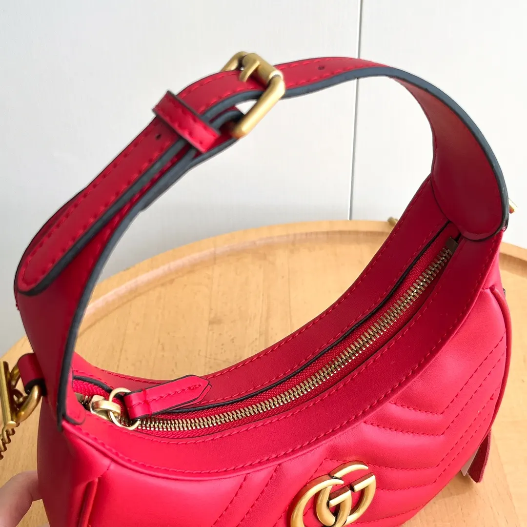 Gucci Marmont 红色 菱格绗缝 腋下包