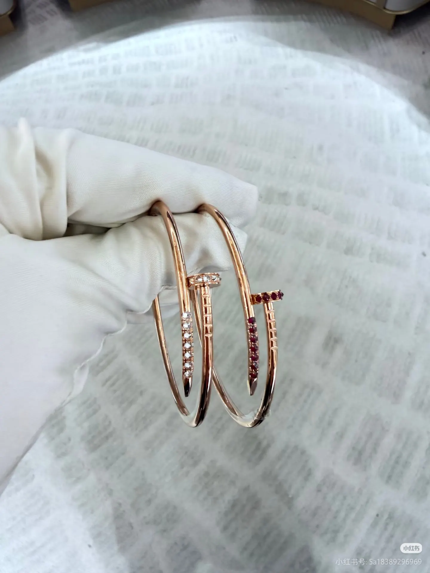 Cartier 钻石 手鐲 精致腕饰款