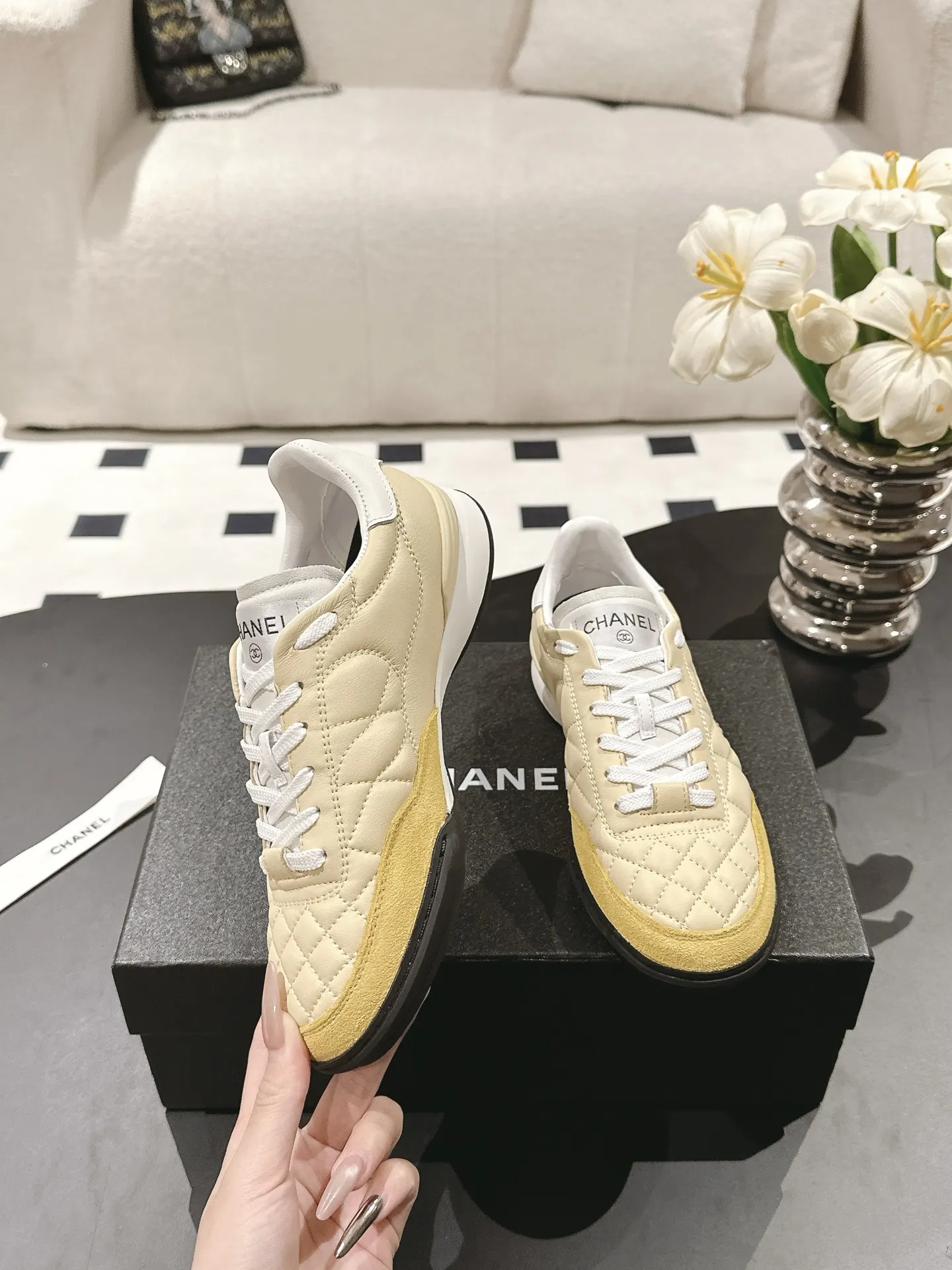 Chanel 白色/金色 皮革 运动鞋