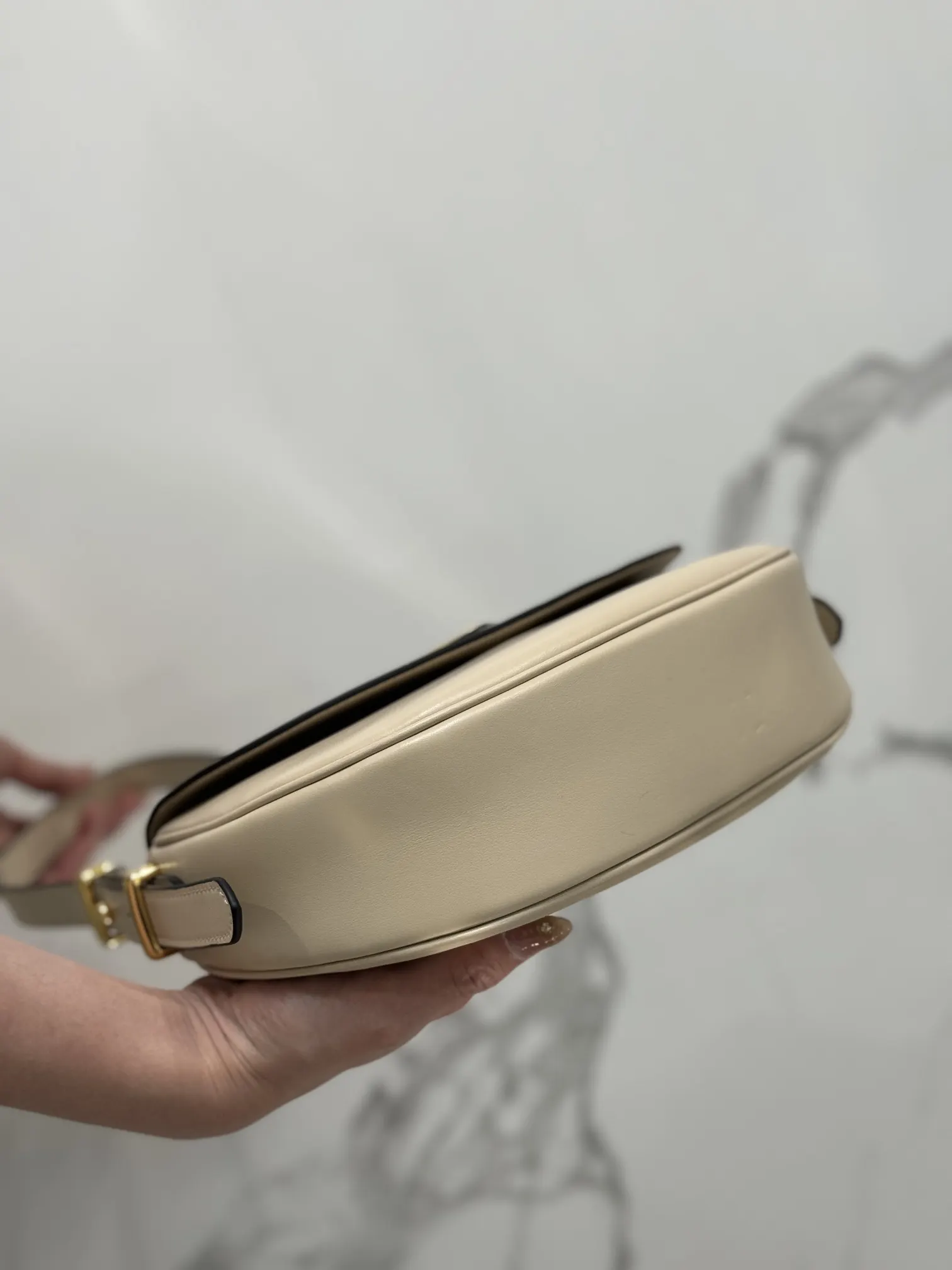 Prada 牛皮 羊皮 斜挎包