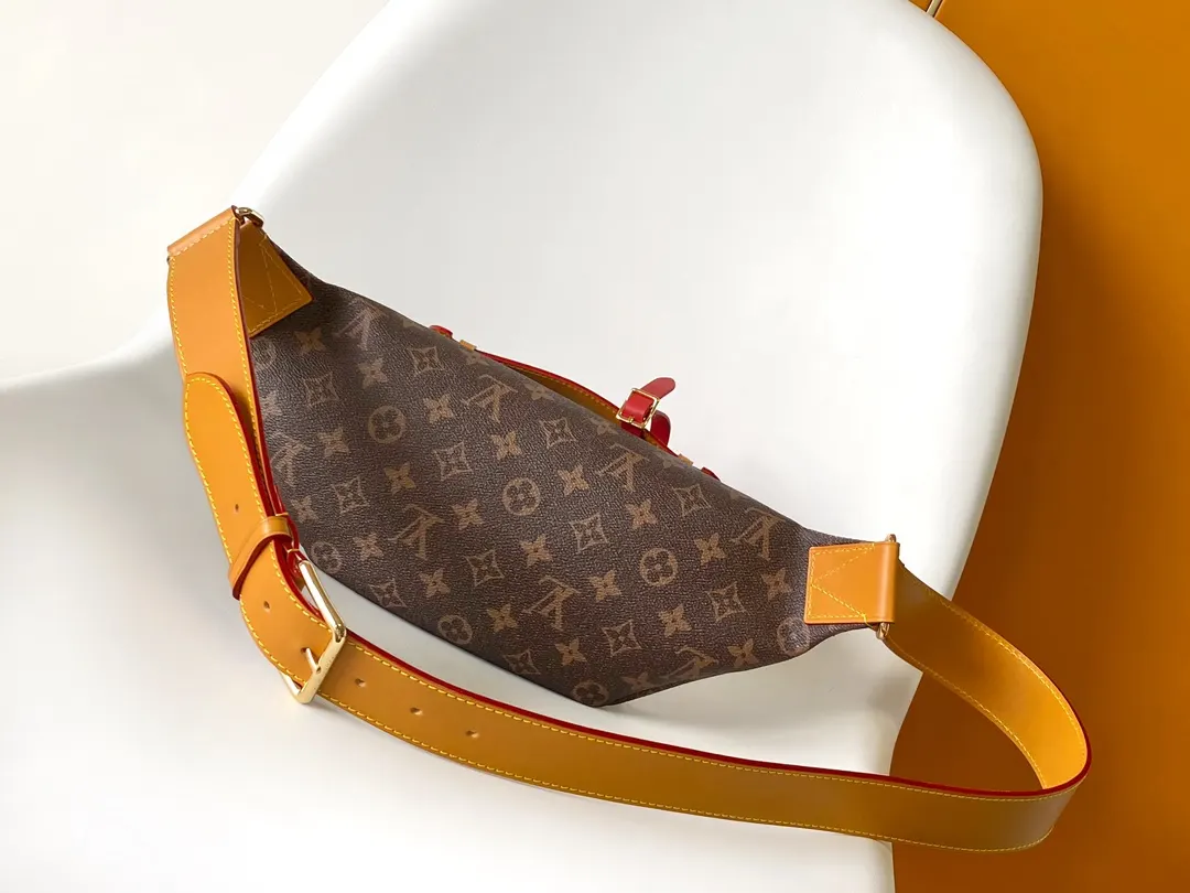 Louis Vuitton Belt Bag Casual Leather