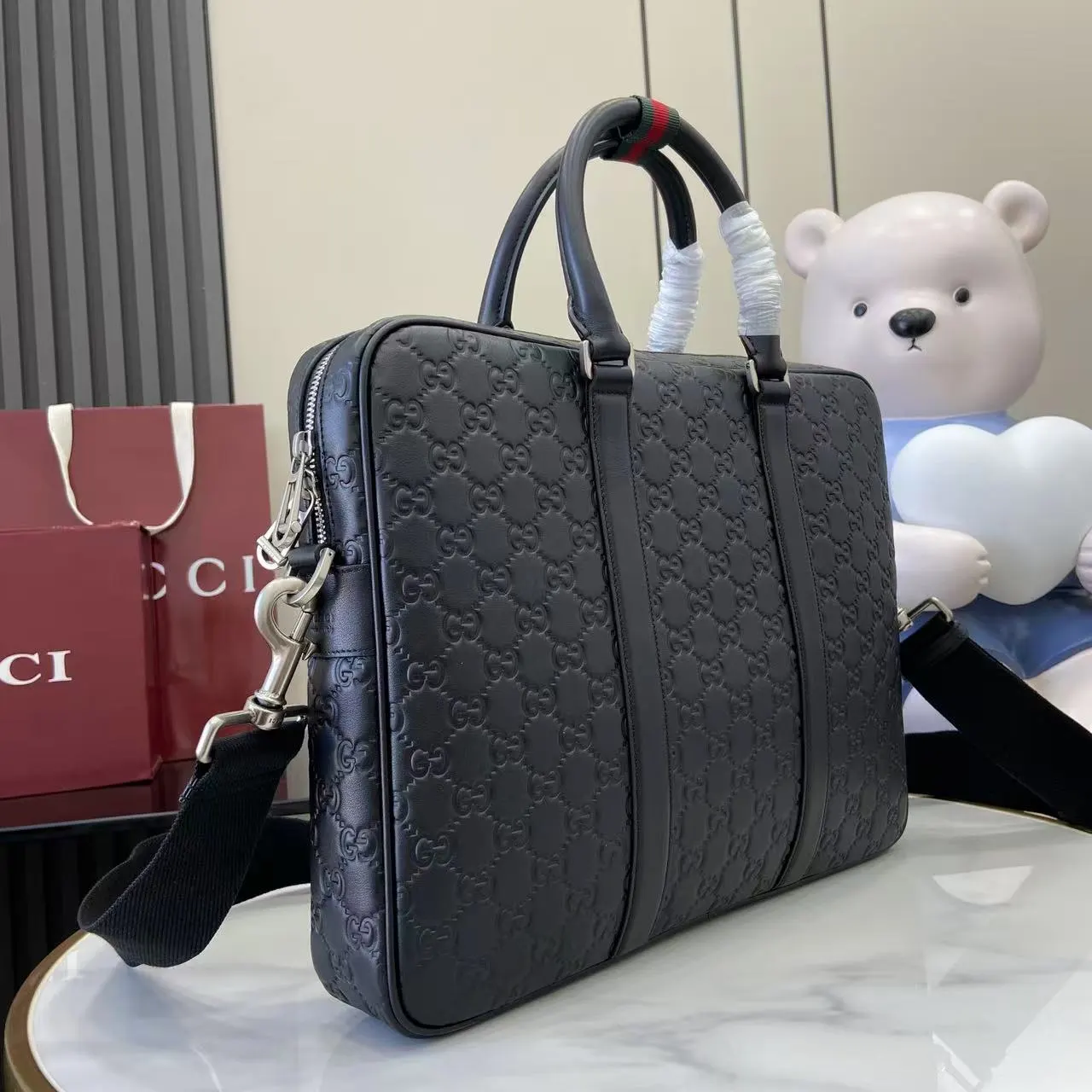 Gucci GG Emblem 黑色 帆布 公文包 商務通勤款