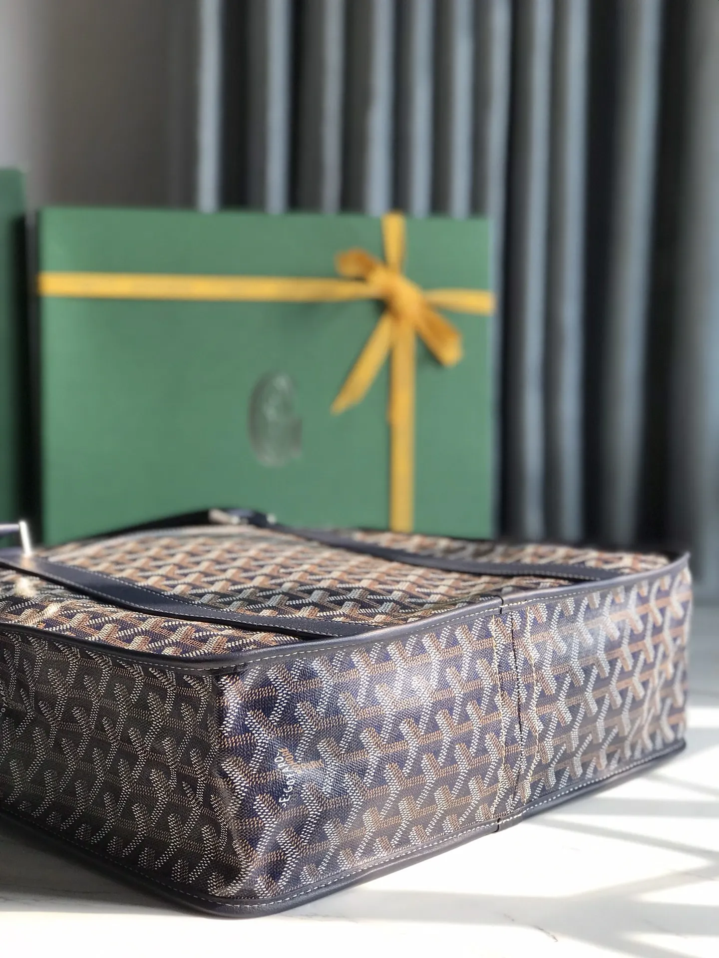 Goyard 皮革 Bourgogne竖款公文包 重新演绎了 商務通勤款