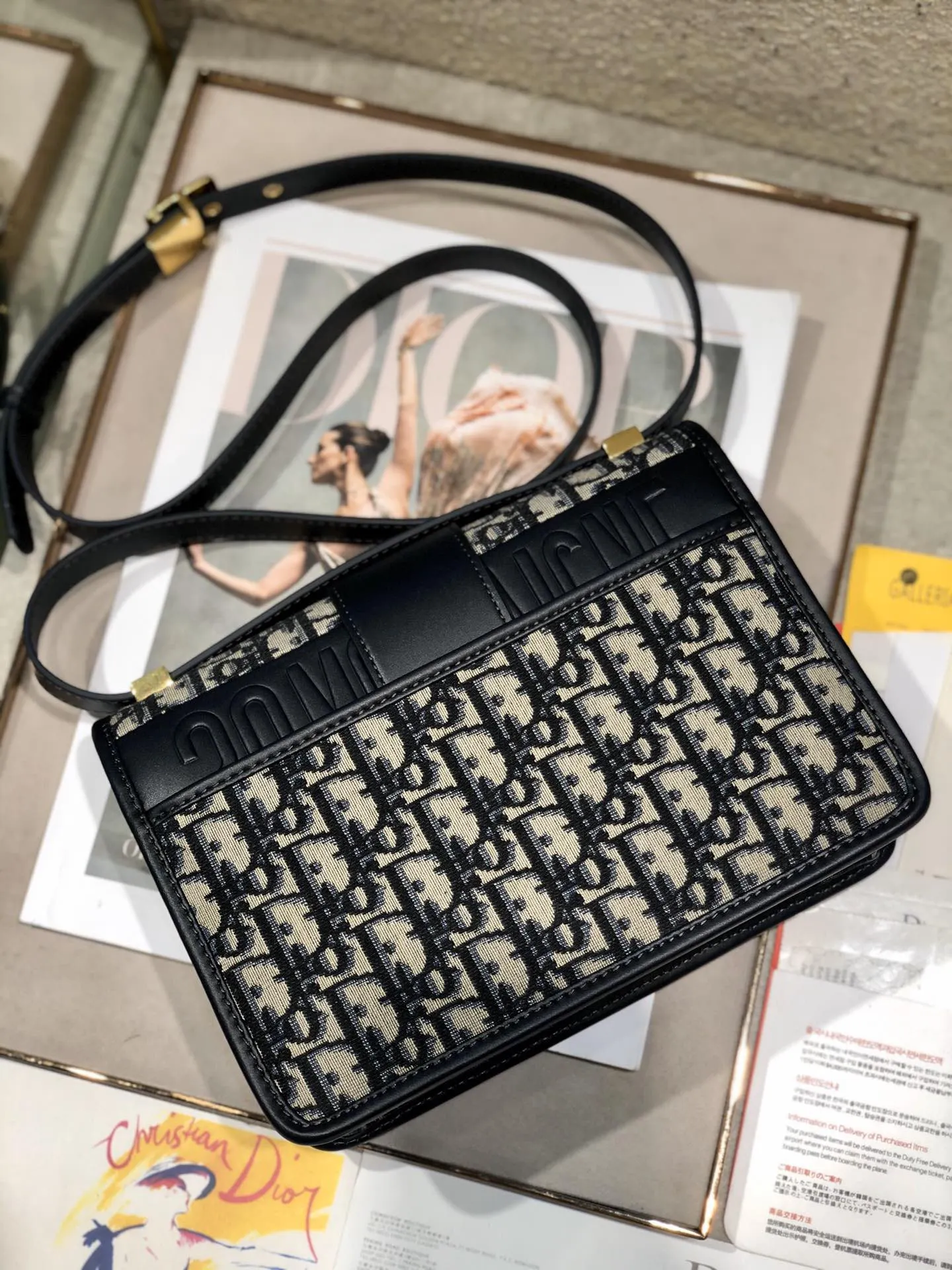 Dior 30 Montaigne 皮革 手拿包