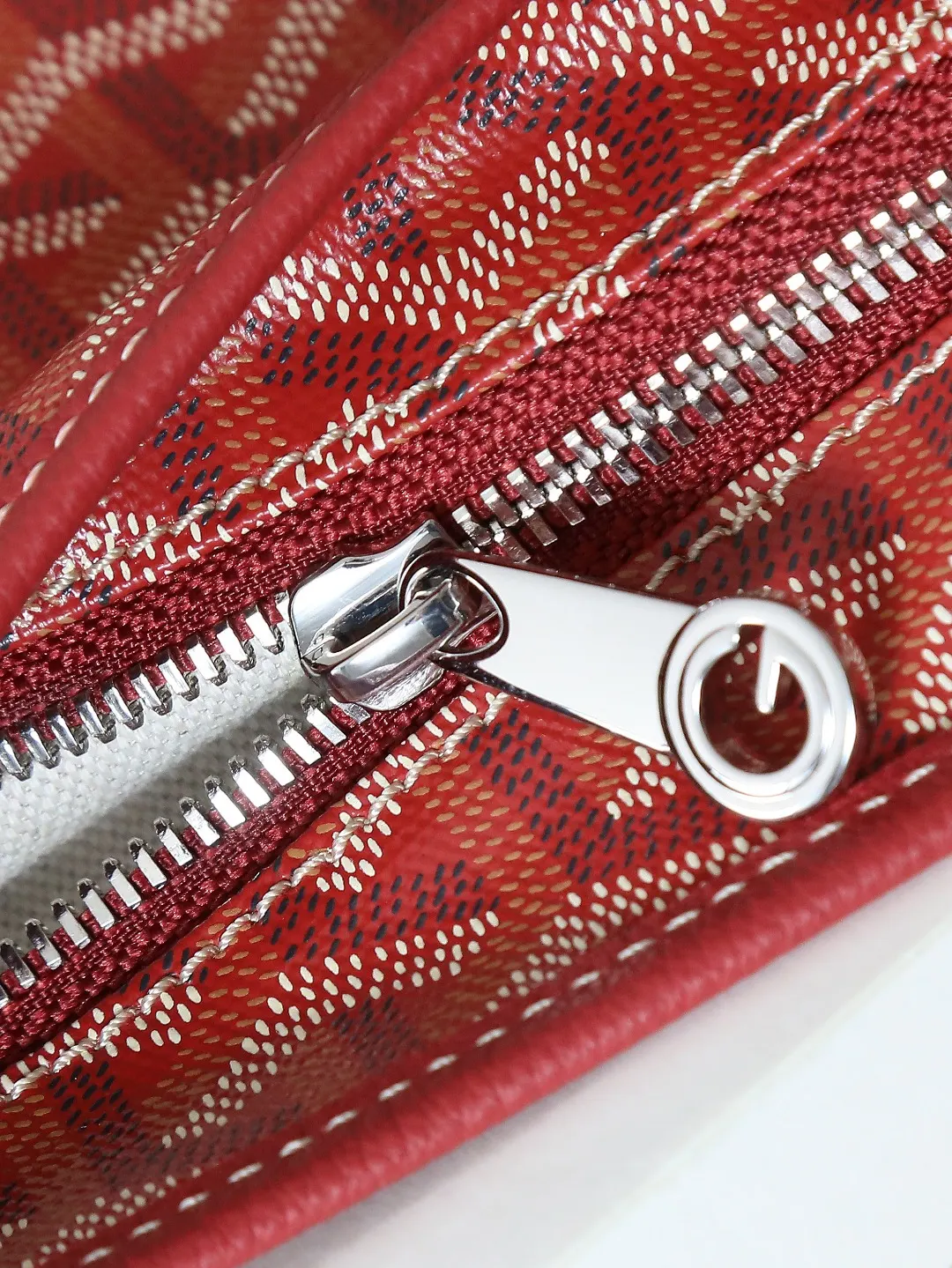 Red Hobo Shoulder Bag Vintage Image 9 Red Hobo Shoulder Bag Vintage Image 9