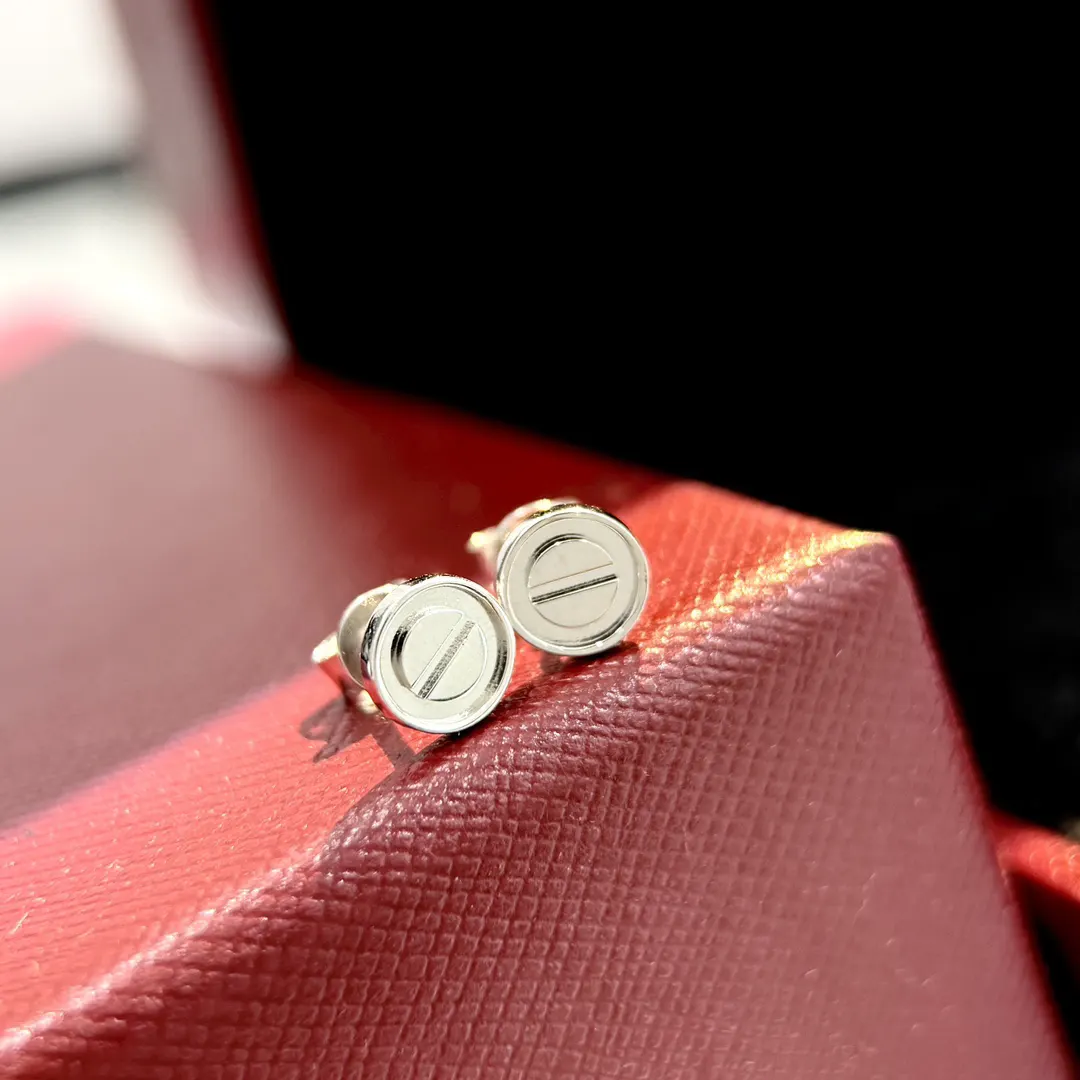 Cartier 白金 金色 耳钉 小巧点缀款