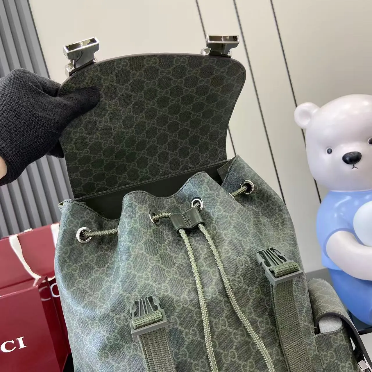 黑色 綠色 帆布 雙肩包 实用雙肩款