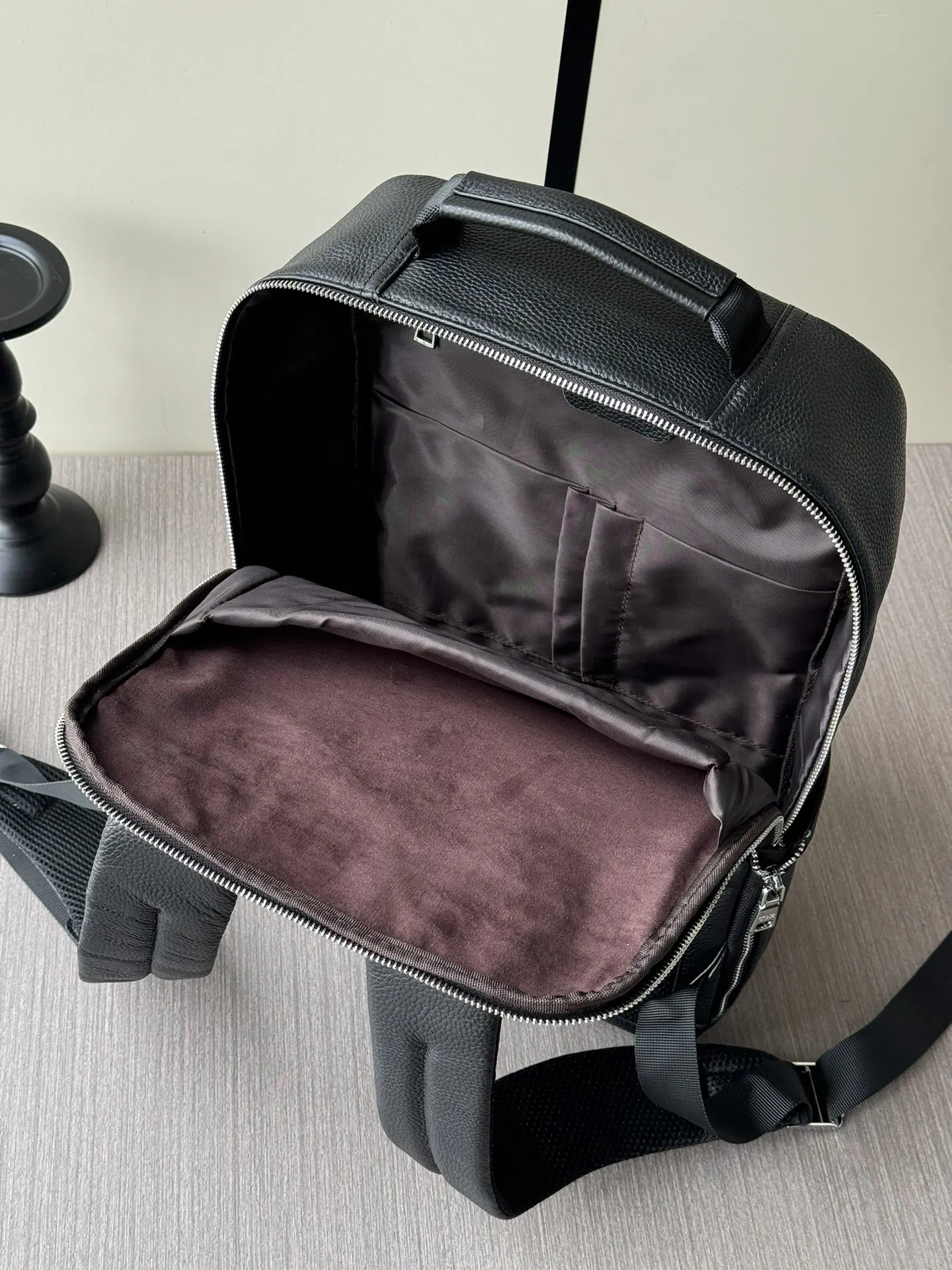 Prada 黑色 小牛皮 行李箱 旅行拉杆款 輕便出行款